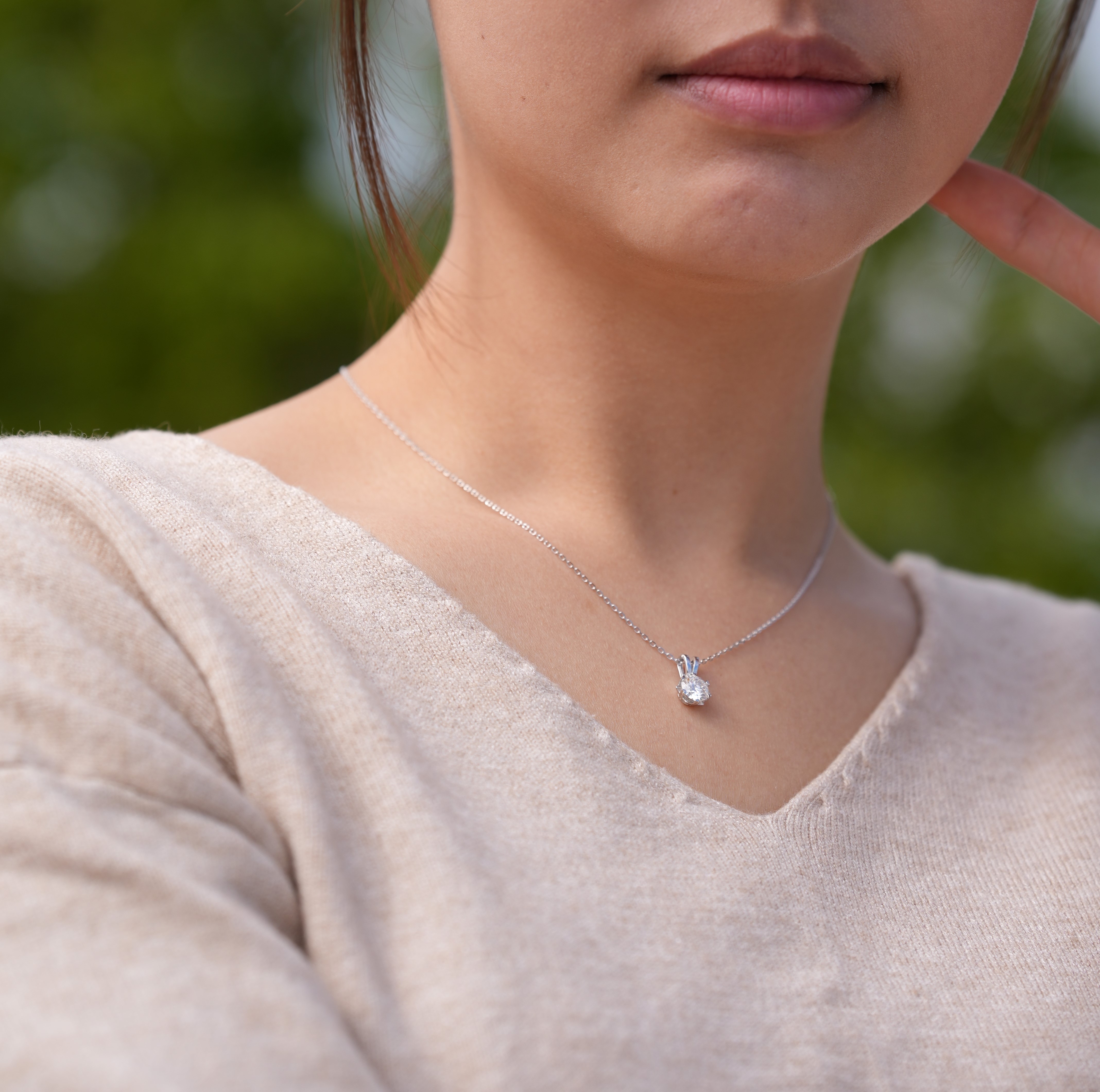 Snowfall Sparkle 莫桑石純銀鏈墜