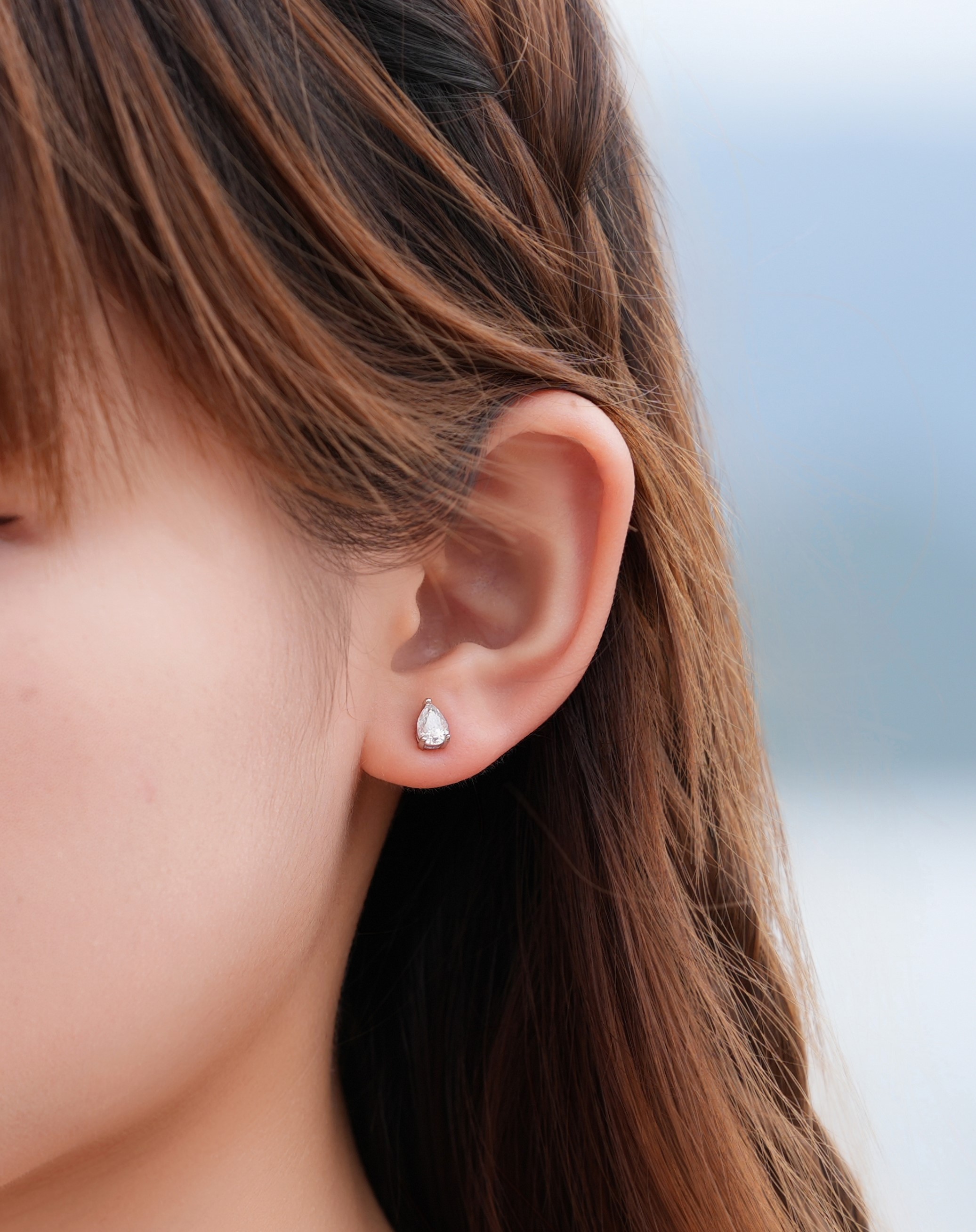 Pristine Pear 莫桑石純銀耳環