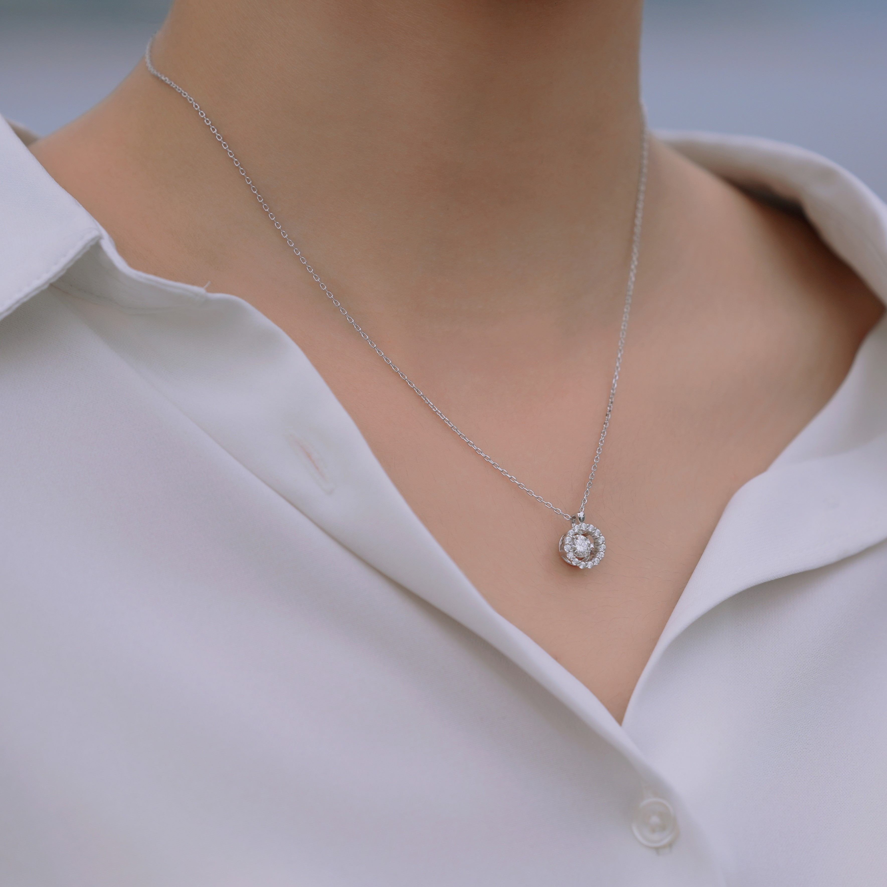 Radiant Orbit 莫桑石純銀吊墜項鏈