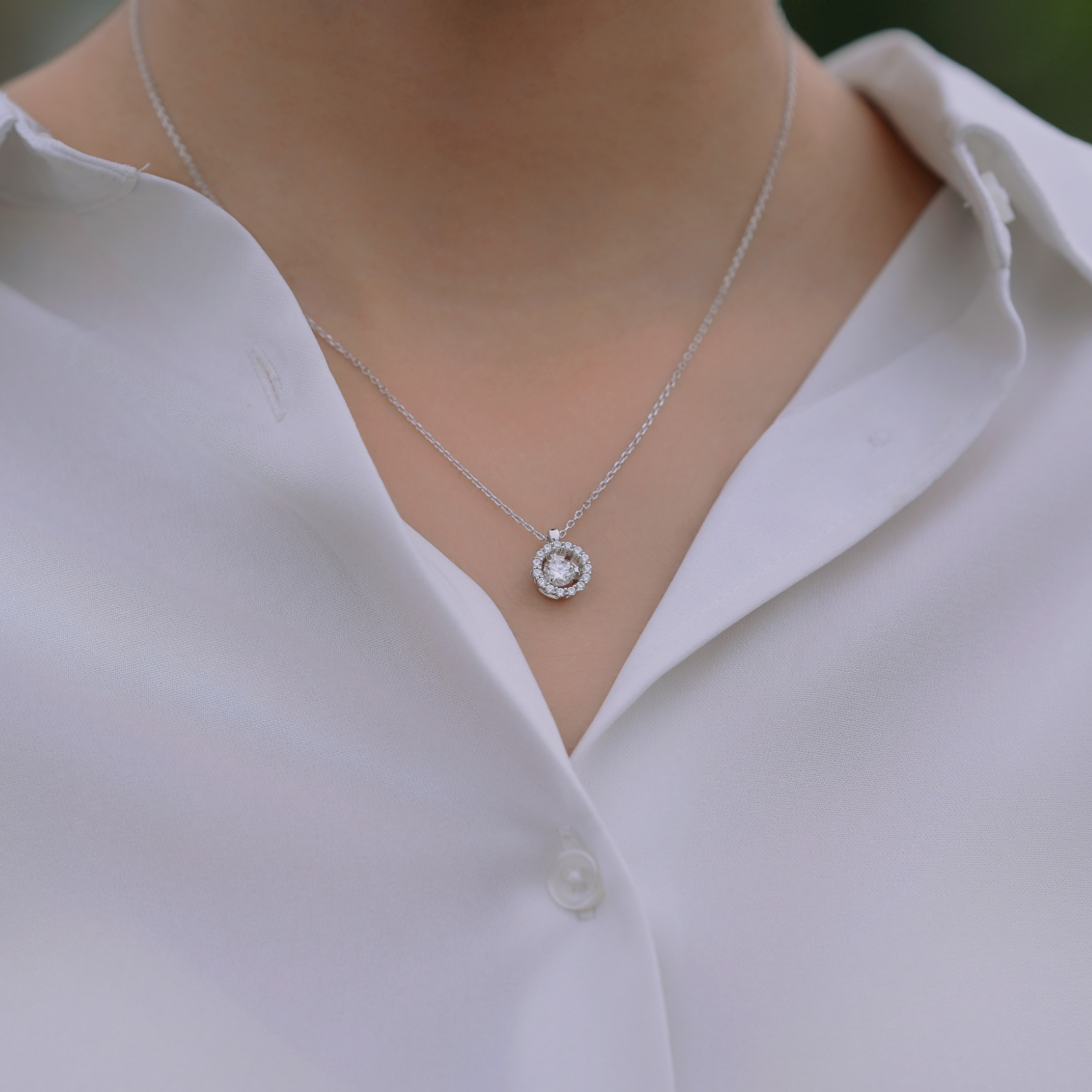 Radiant Orbit 莫桑石純銀吊墜項鏈