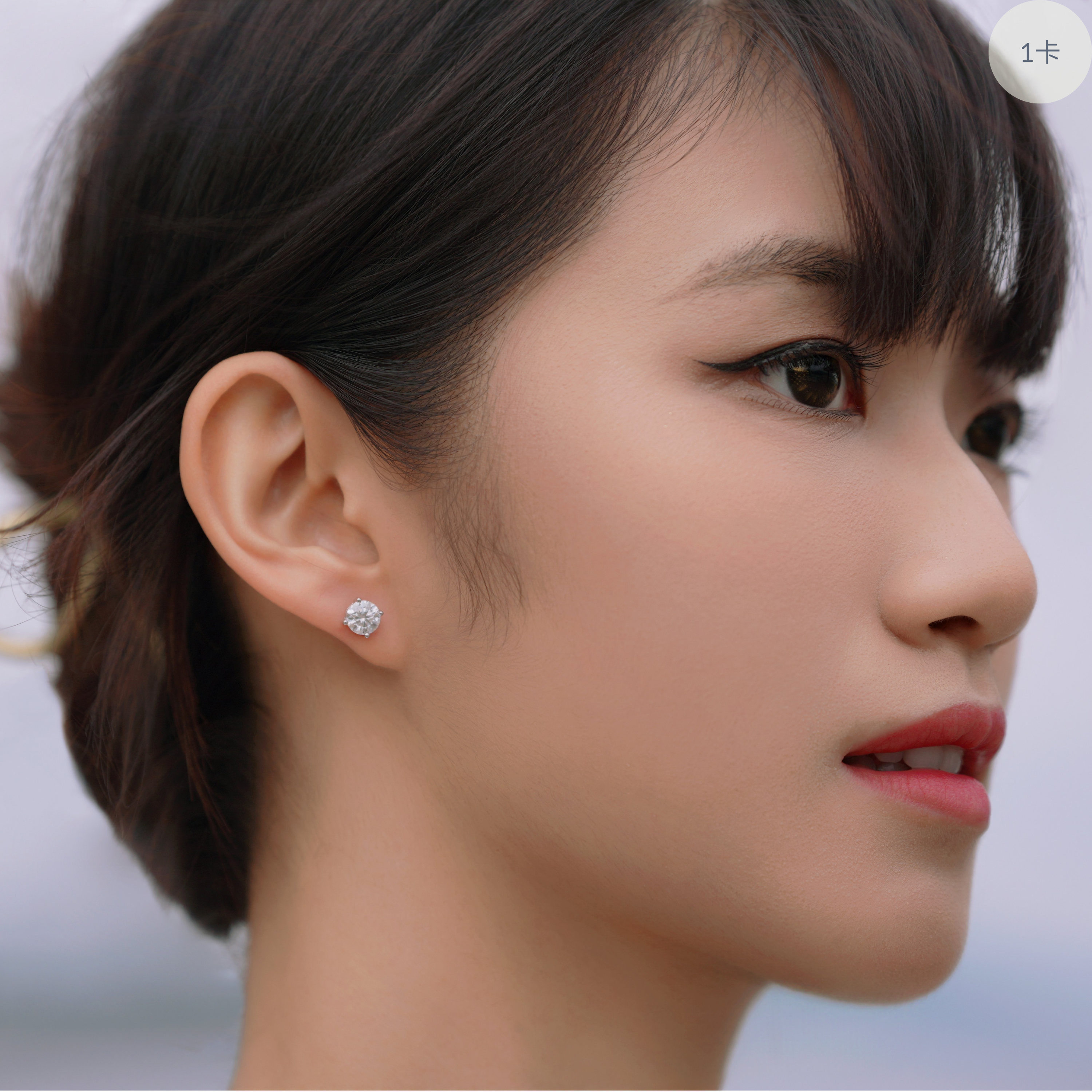 Timeless Elegance 莫桑石純銀耳環