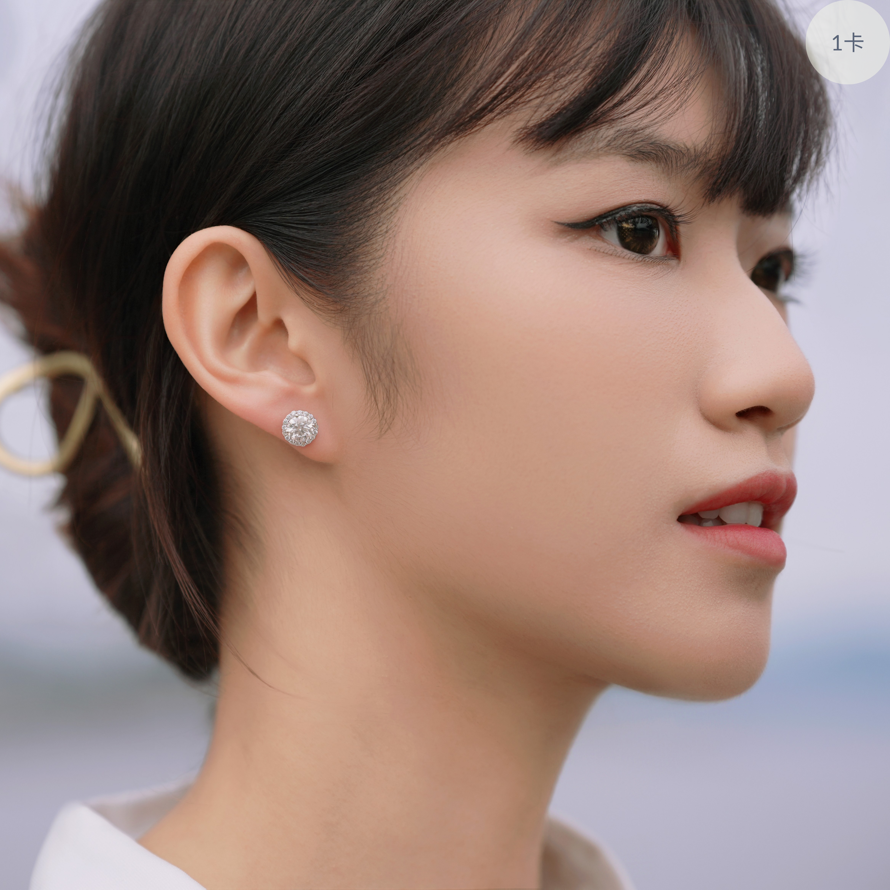 Radiant Halo 莫桑石純銀耳環