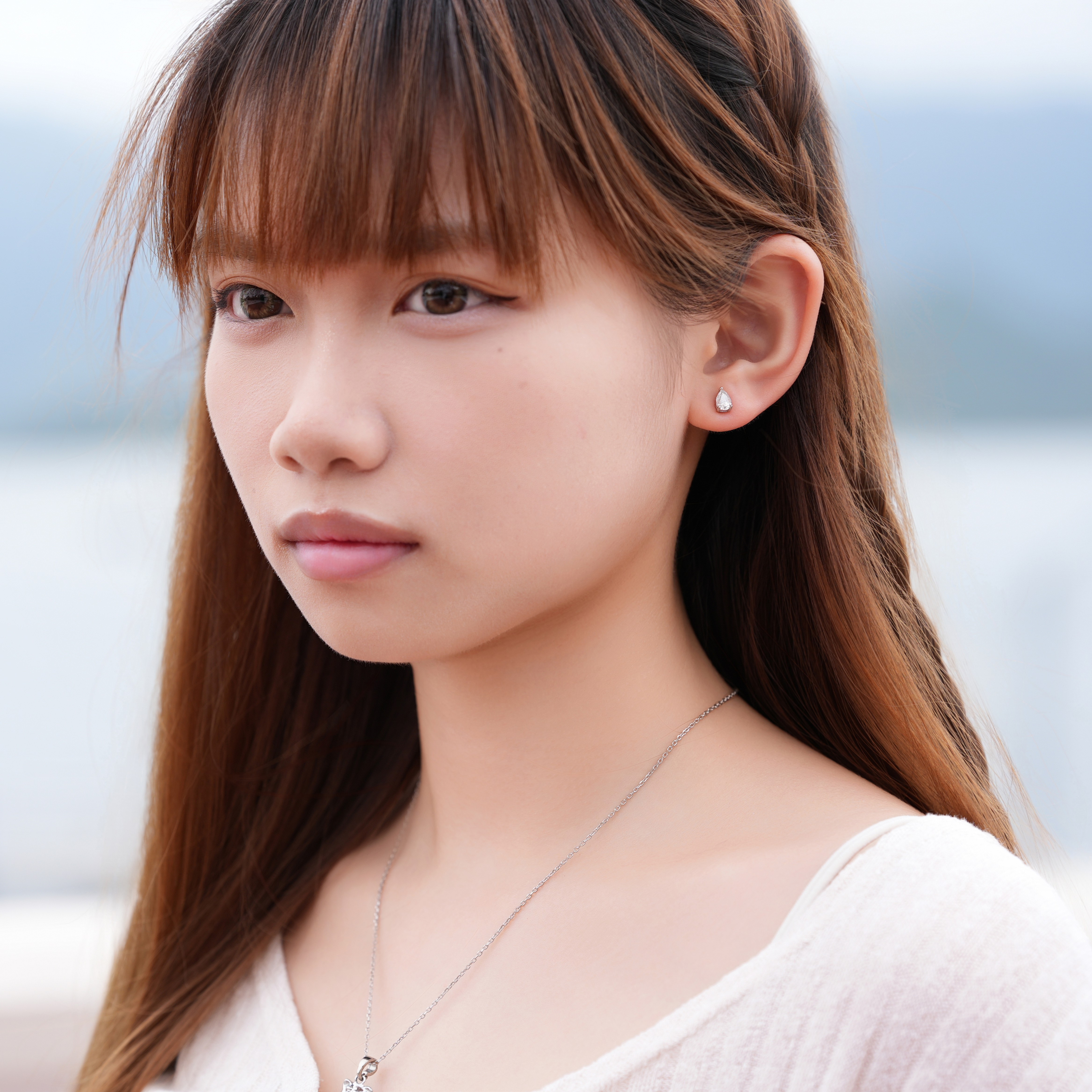 Pristine Pear 莫桑石純銀耳環