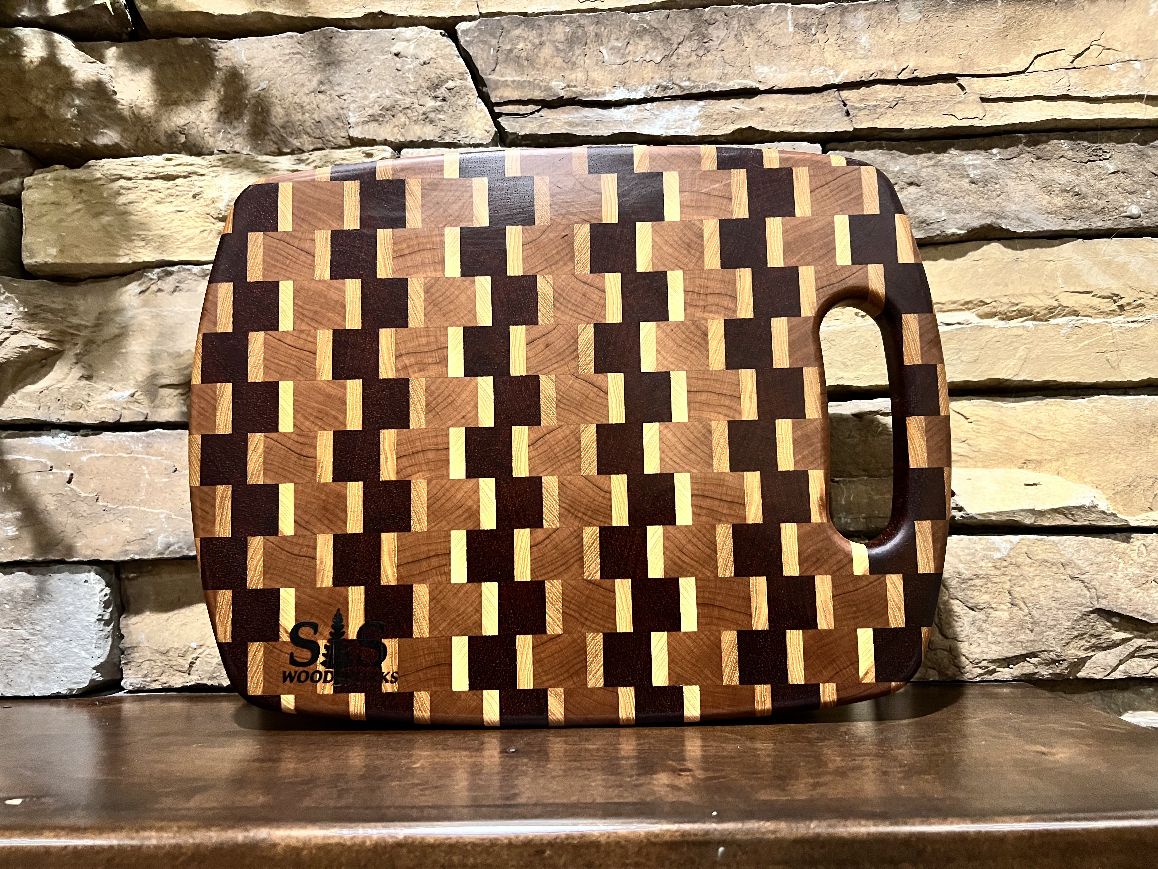 Single Handle End Grain Hardwood Cutting Board