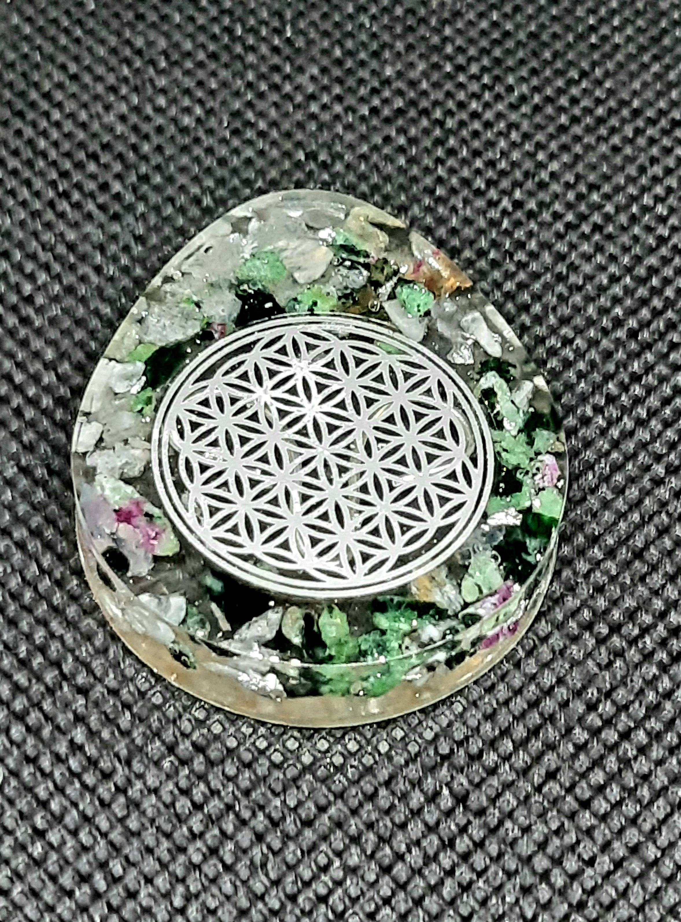 Orgonite de poche Rubis Zoïsite