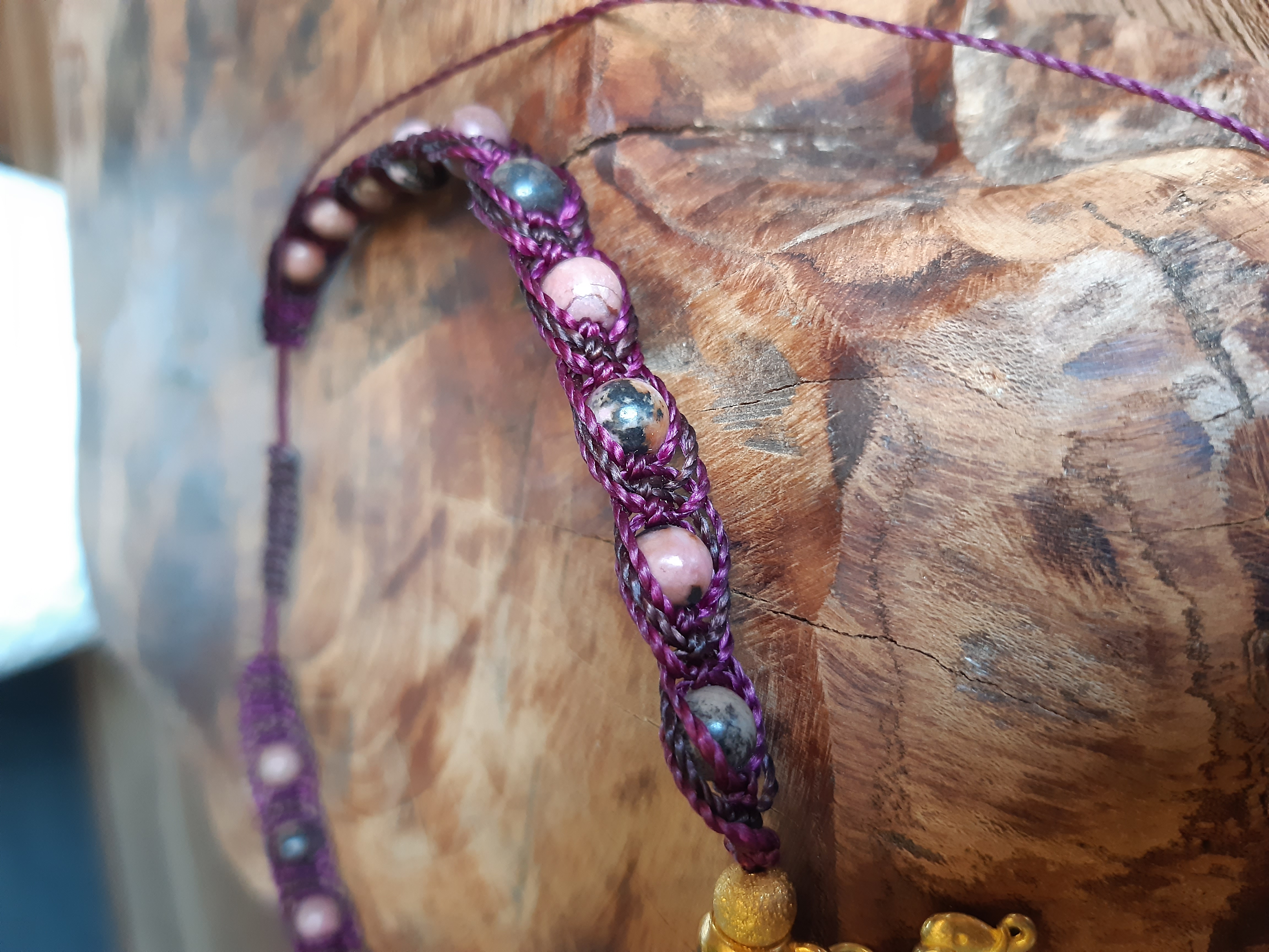 Collier énergétique en rhodonite