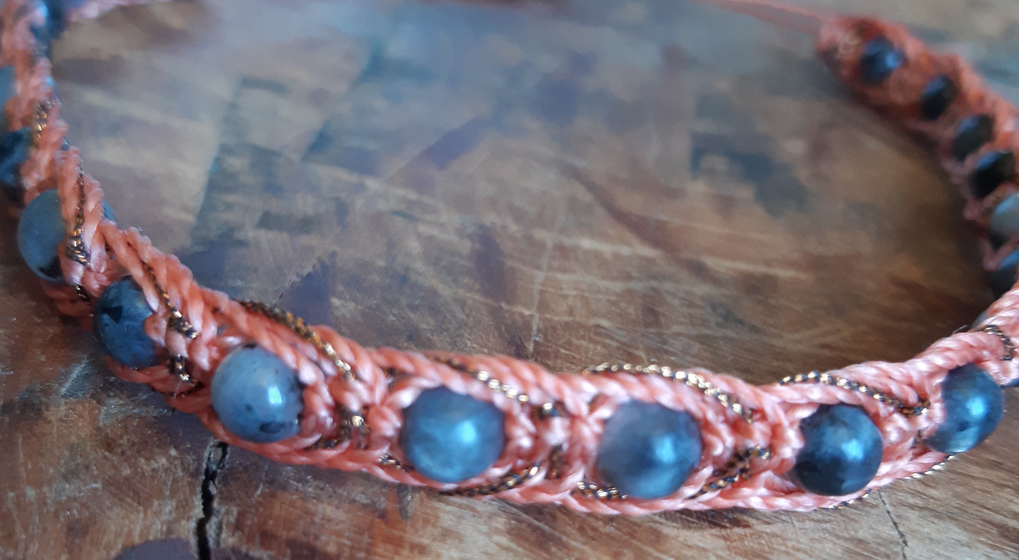 Collier énergétique en larvikite