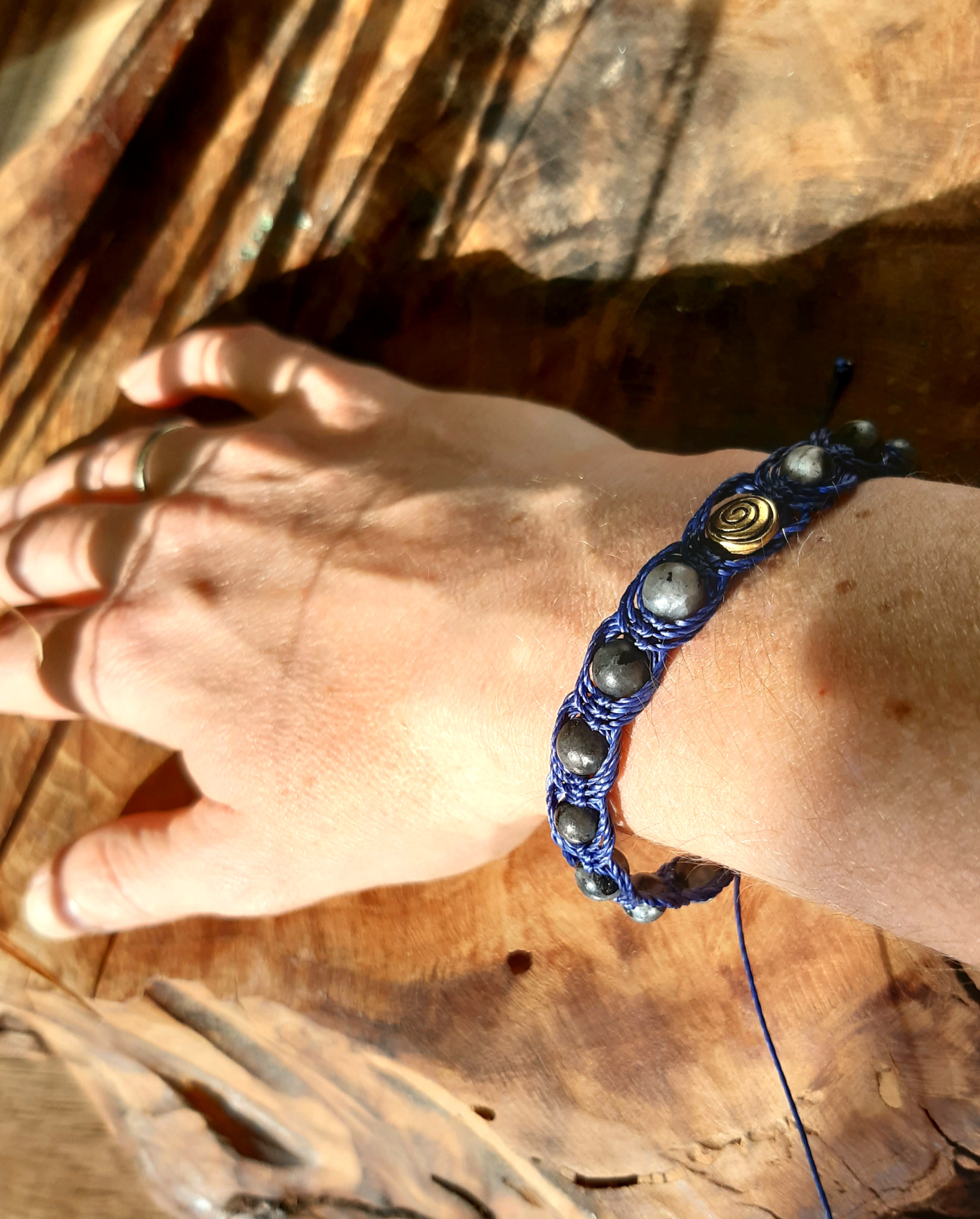 Bracelet énergétique en macramé