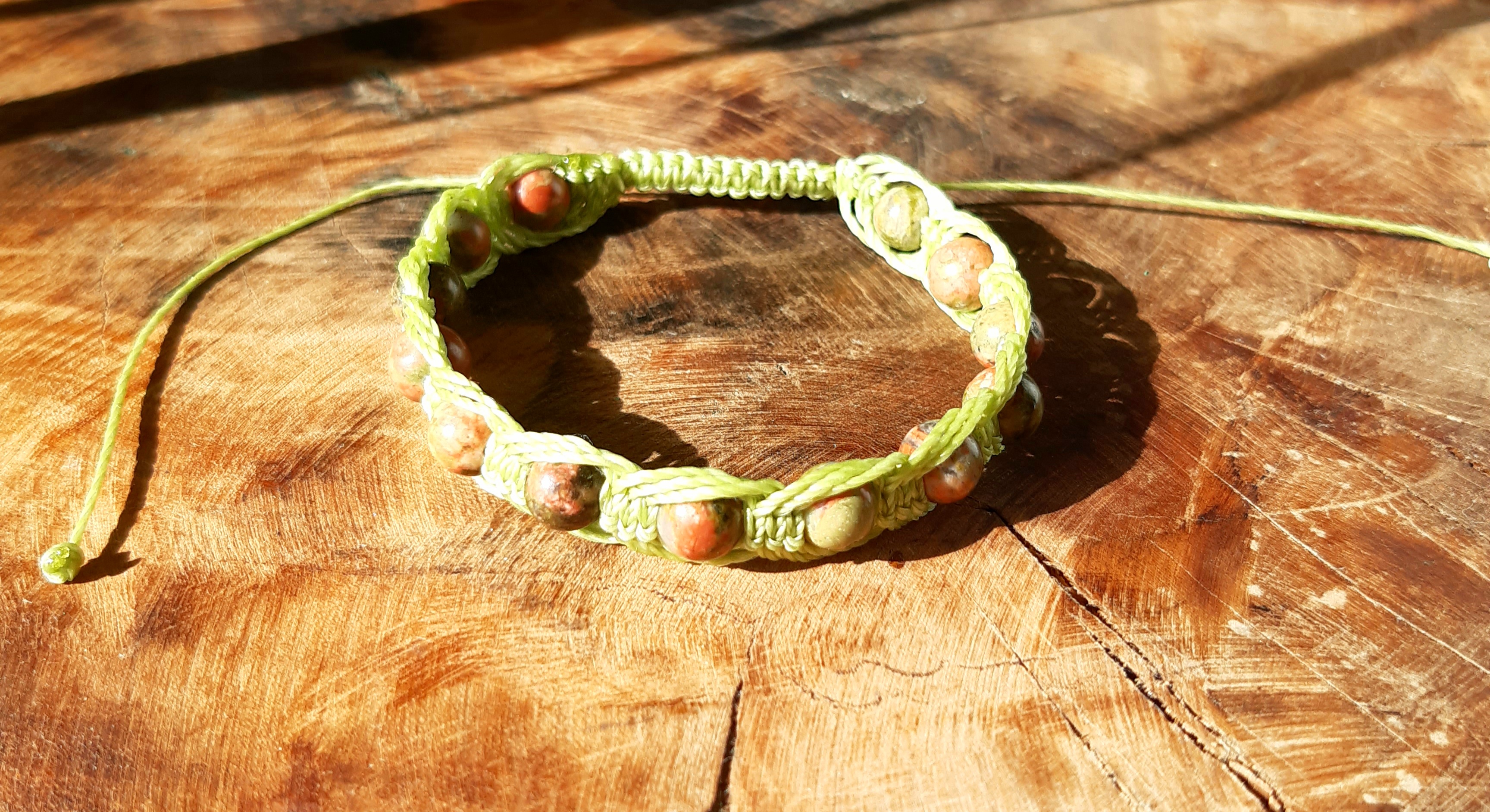 Bracelet énergétique en macramé