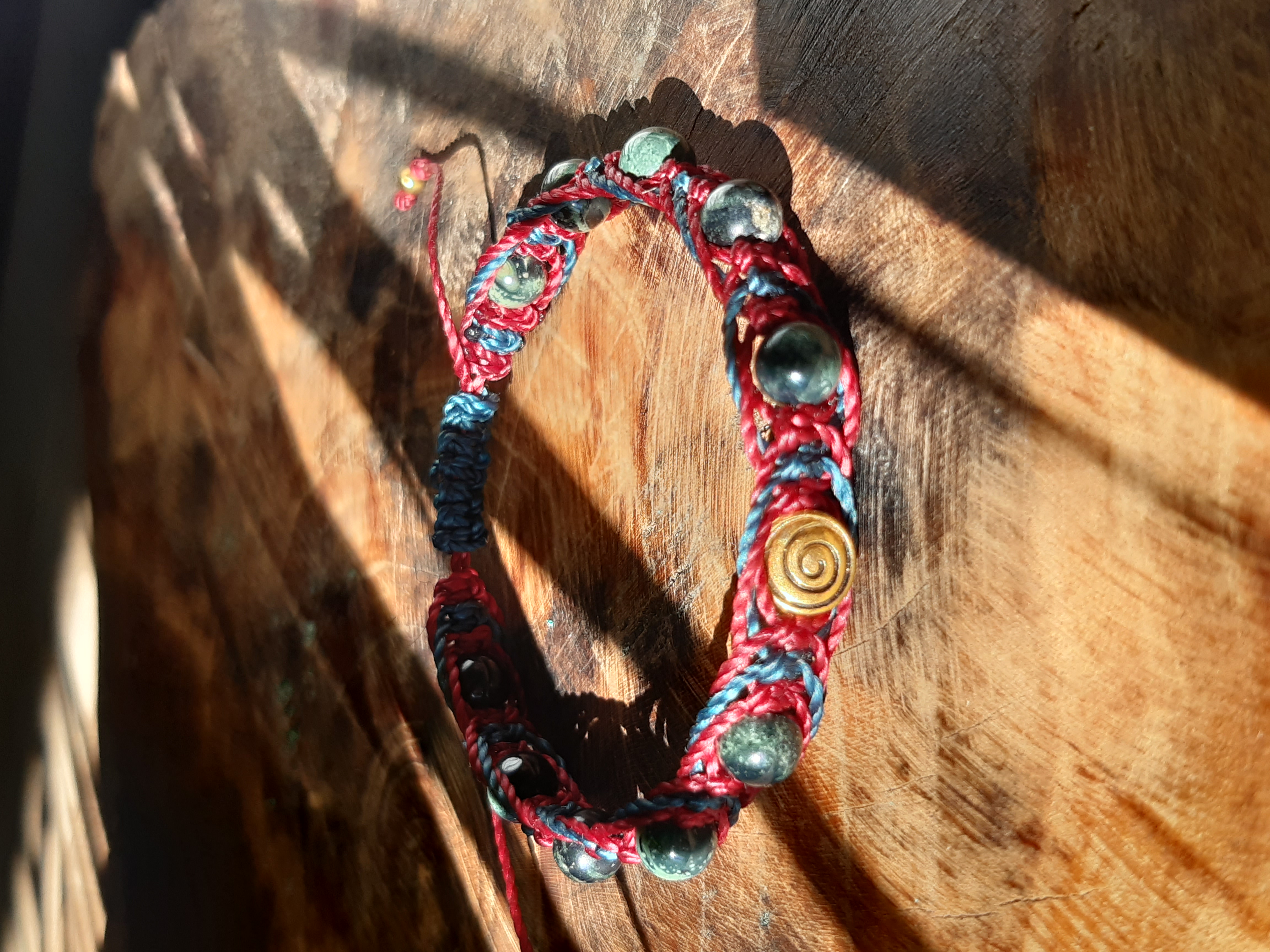 Bracelet énergétique en macramé