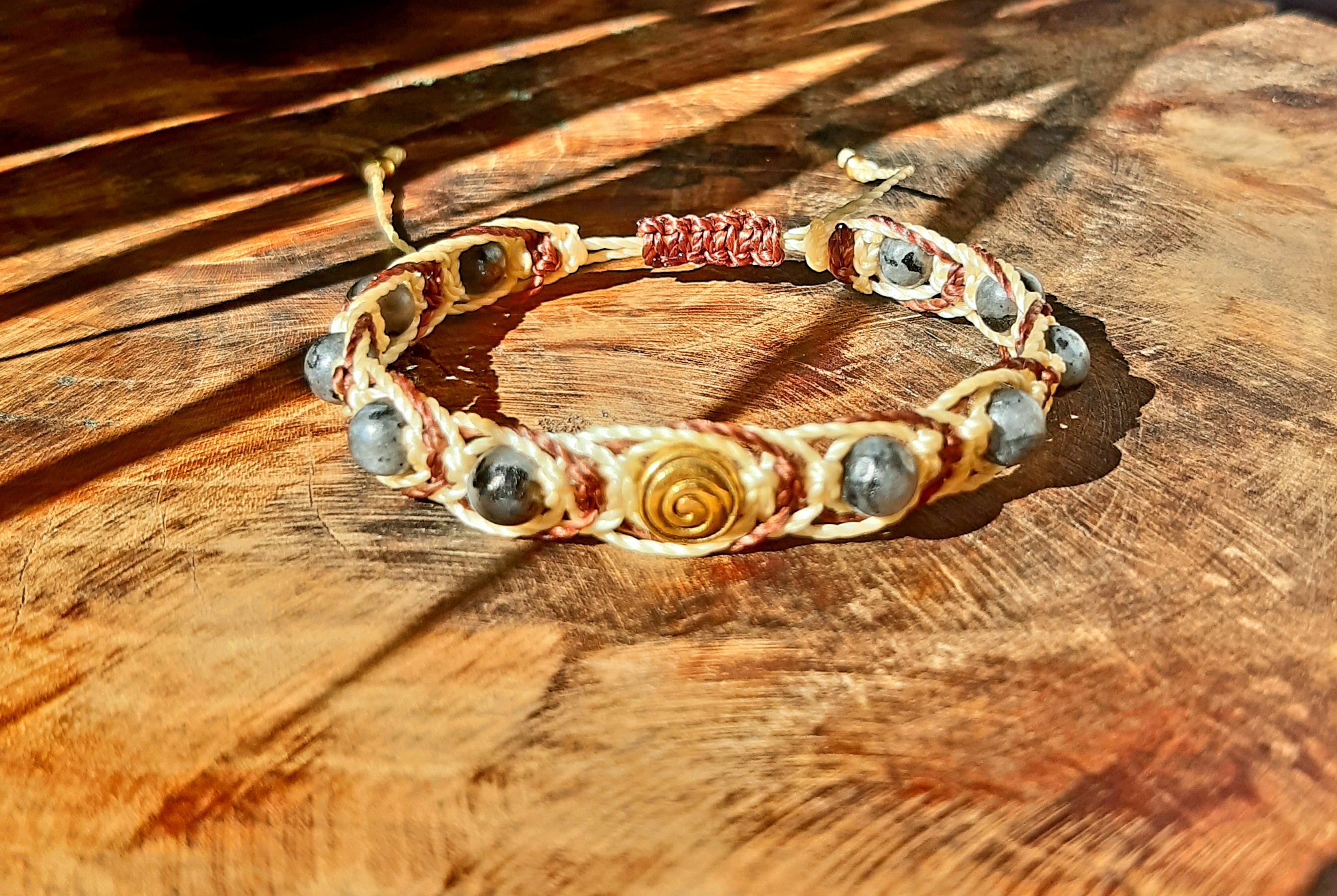 Bracelet énergétique en macramé