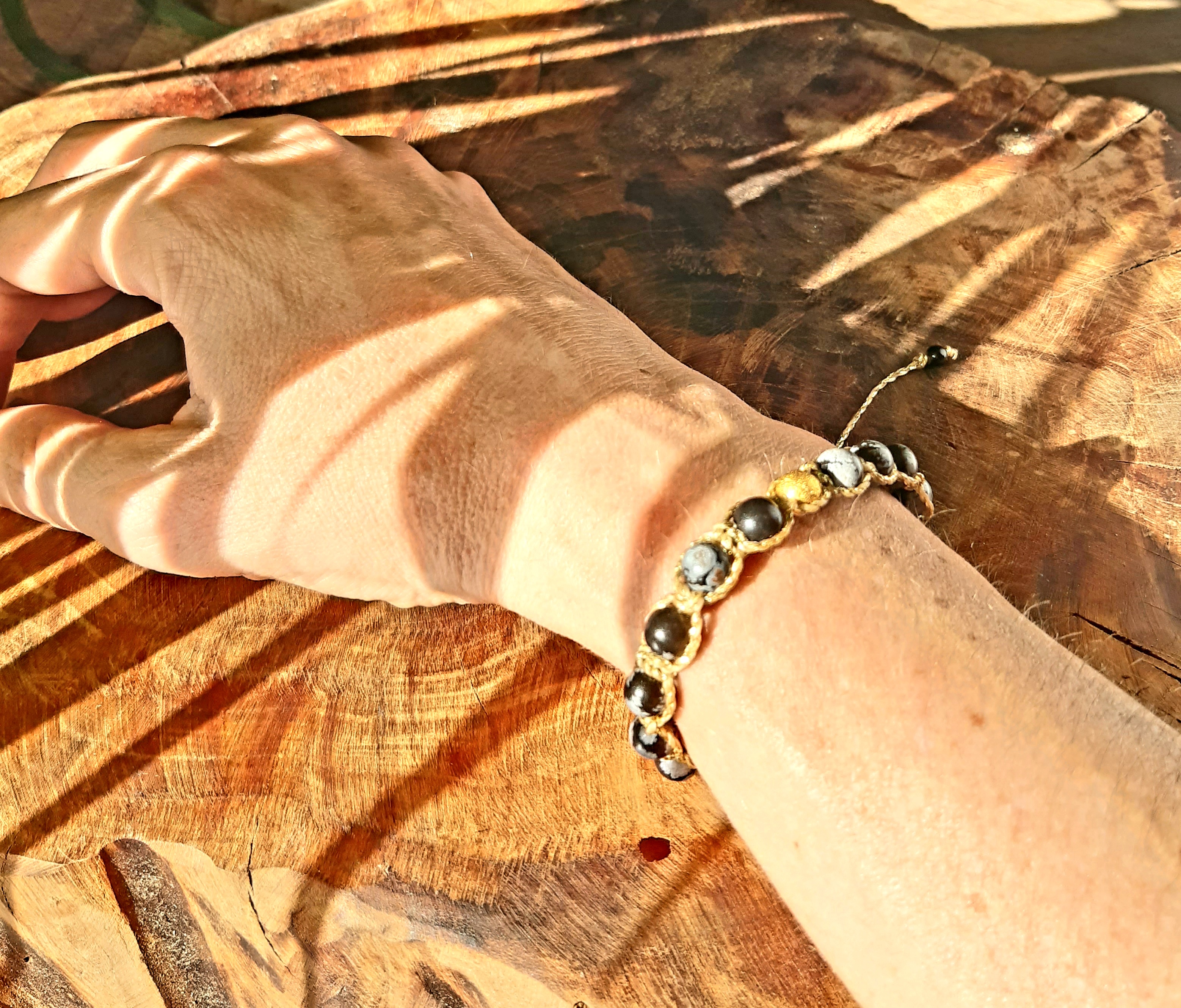 Bracelet énergétique en macramé