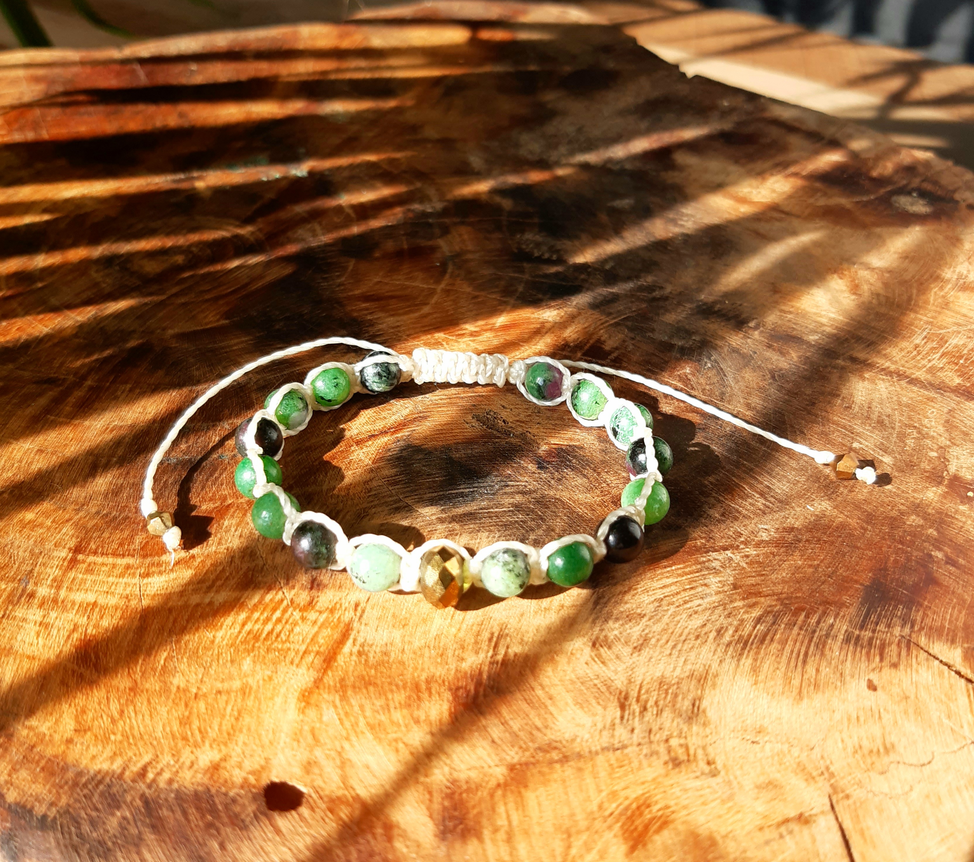 Bracelet énergétique en macramé