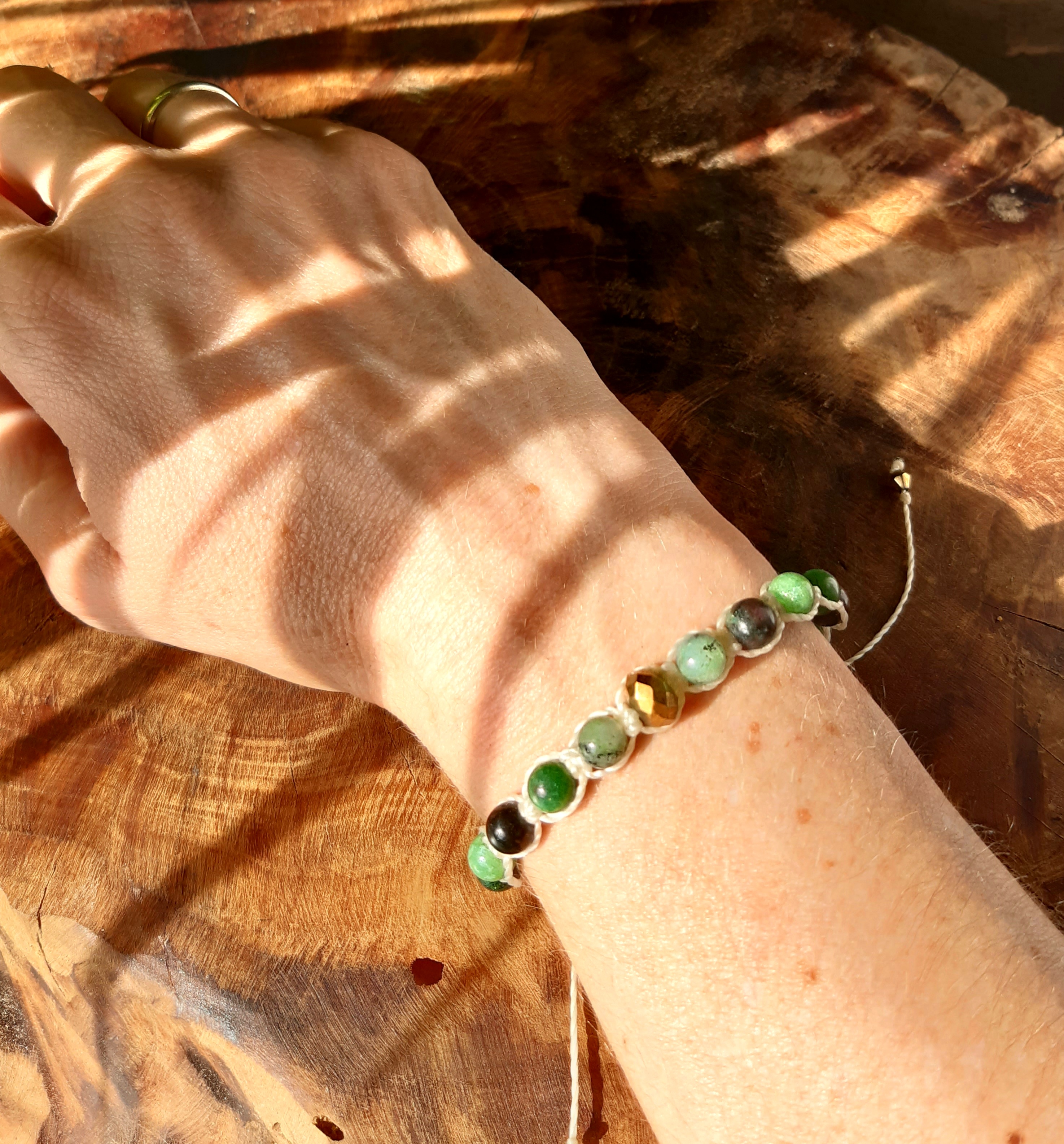 Bracelet énergétique en macramé