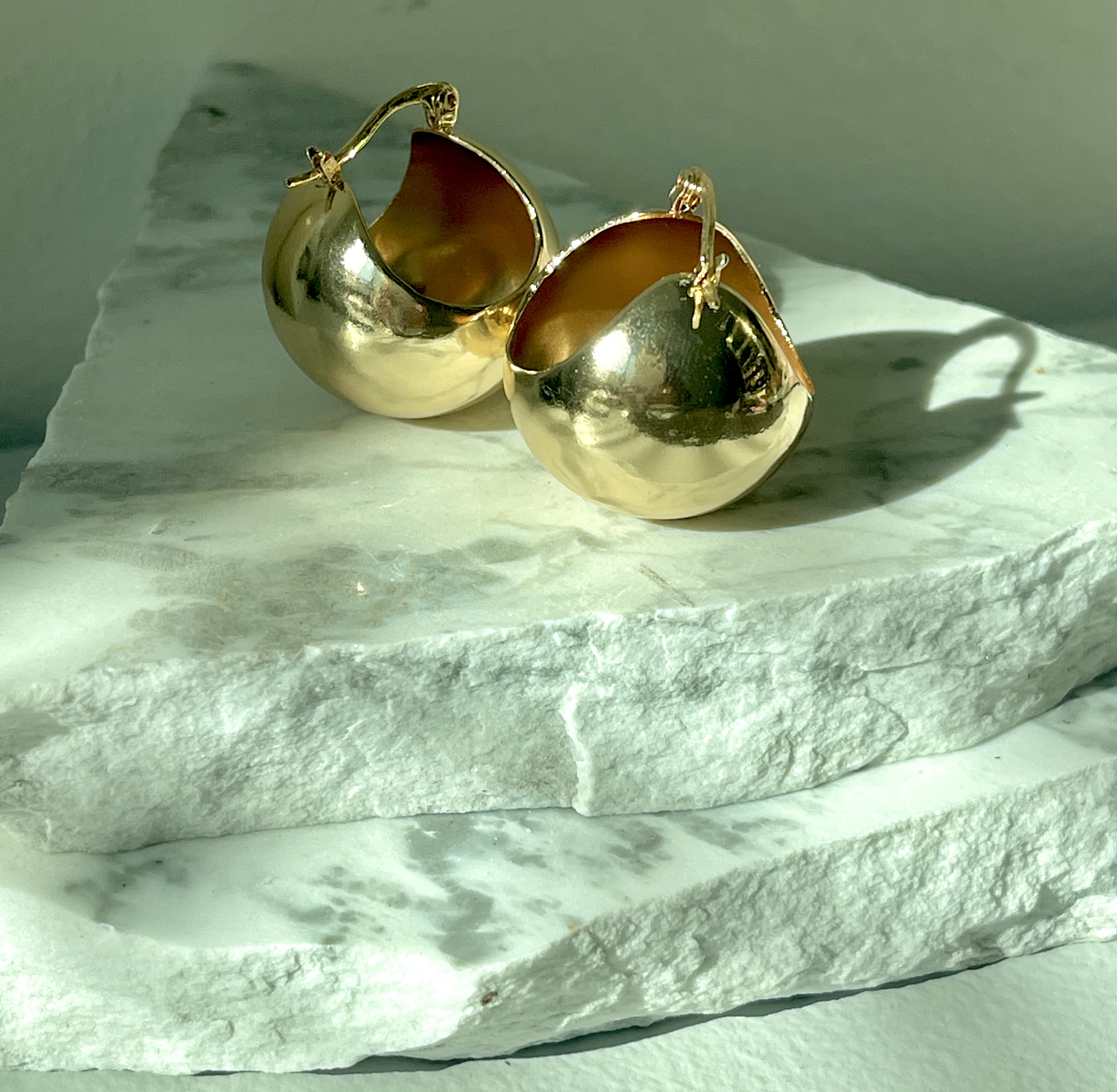 Shiny Ball Hollow Earrings
