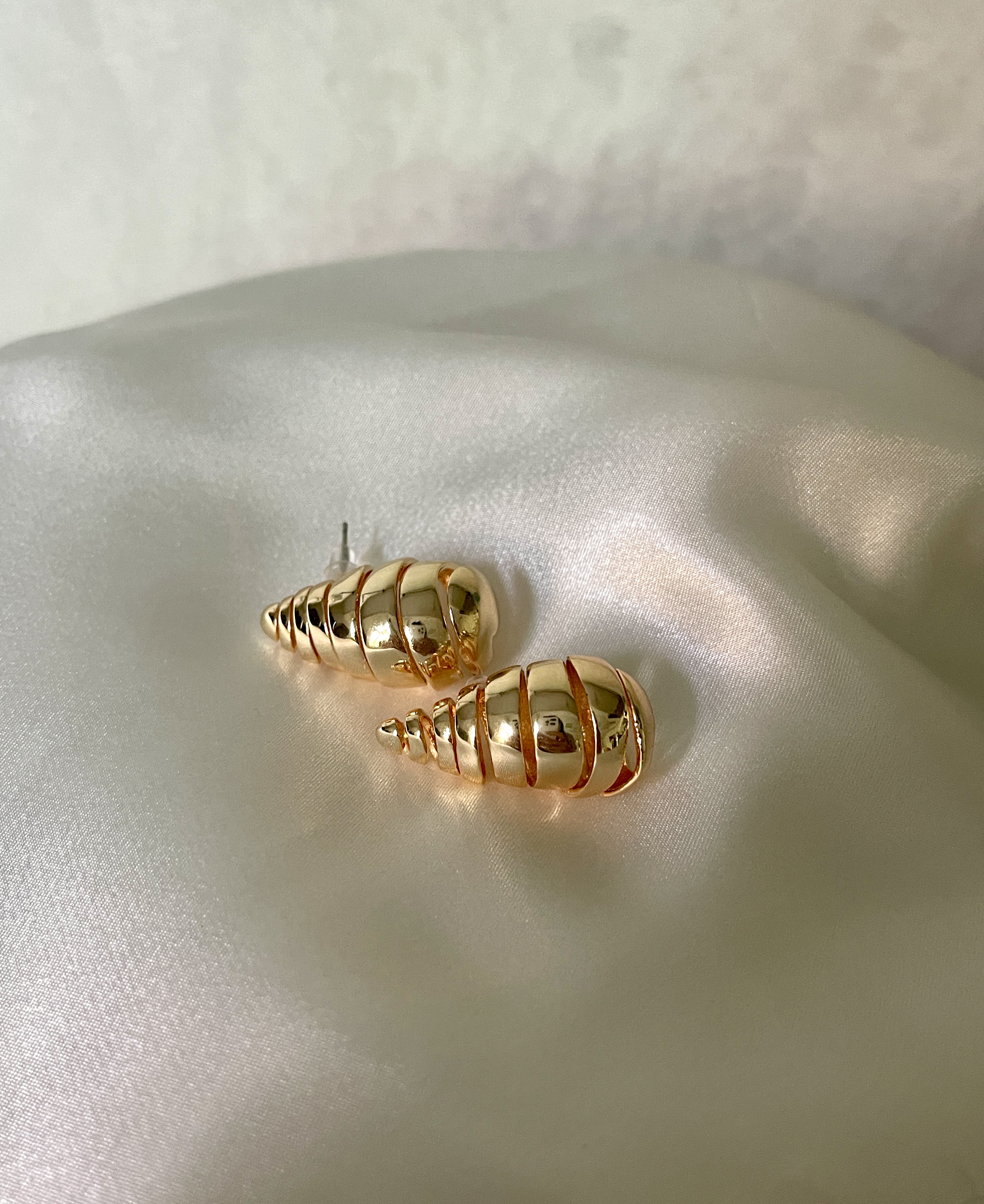 Spiral Drop Earring in Gold