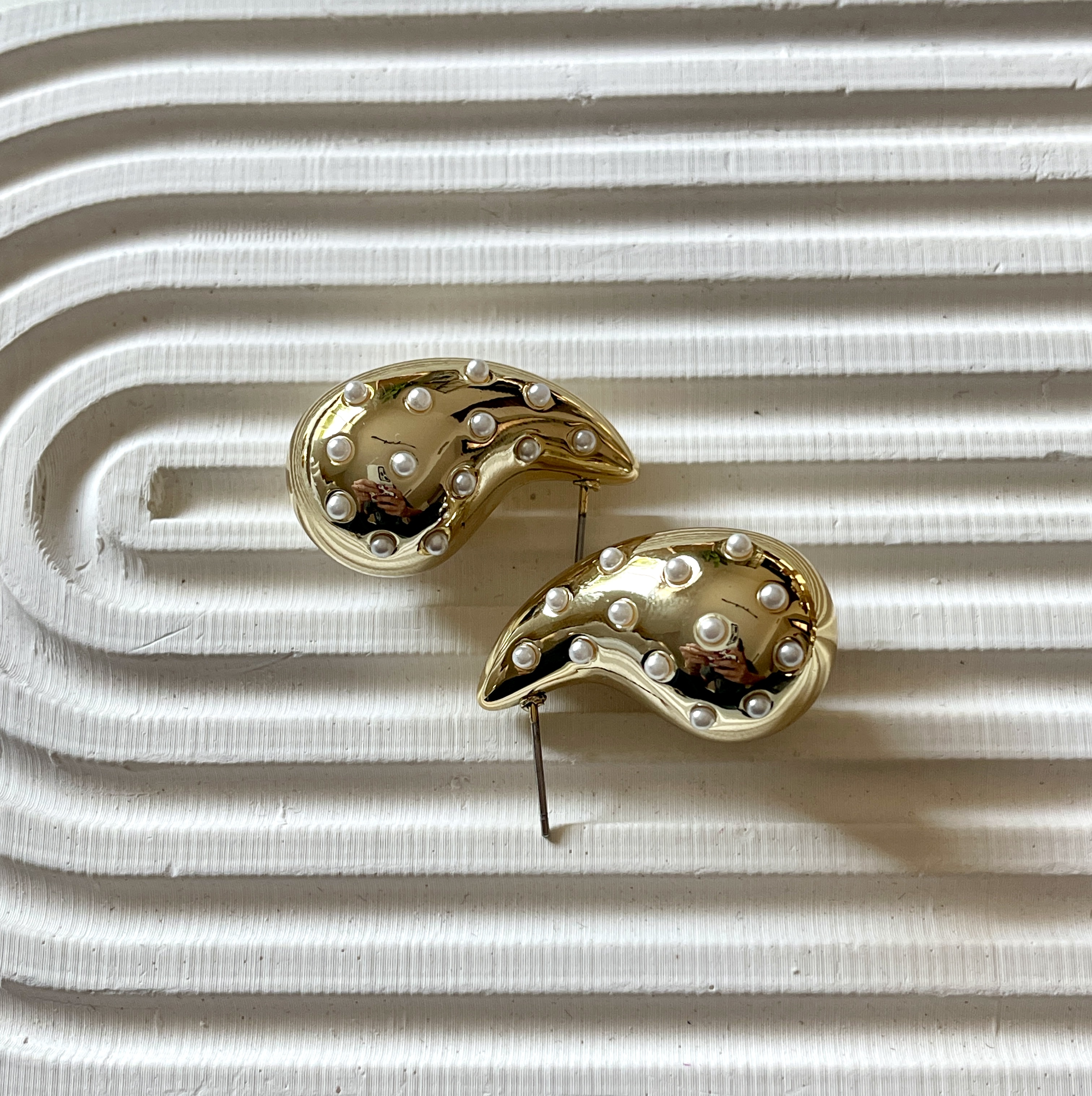 Tear Drop Earrings with Pearl