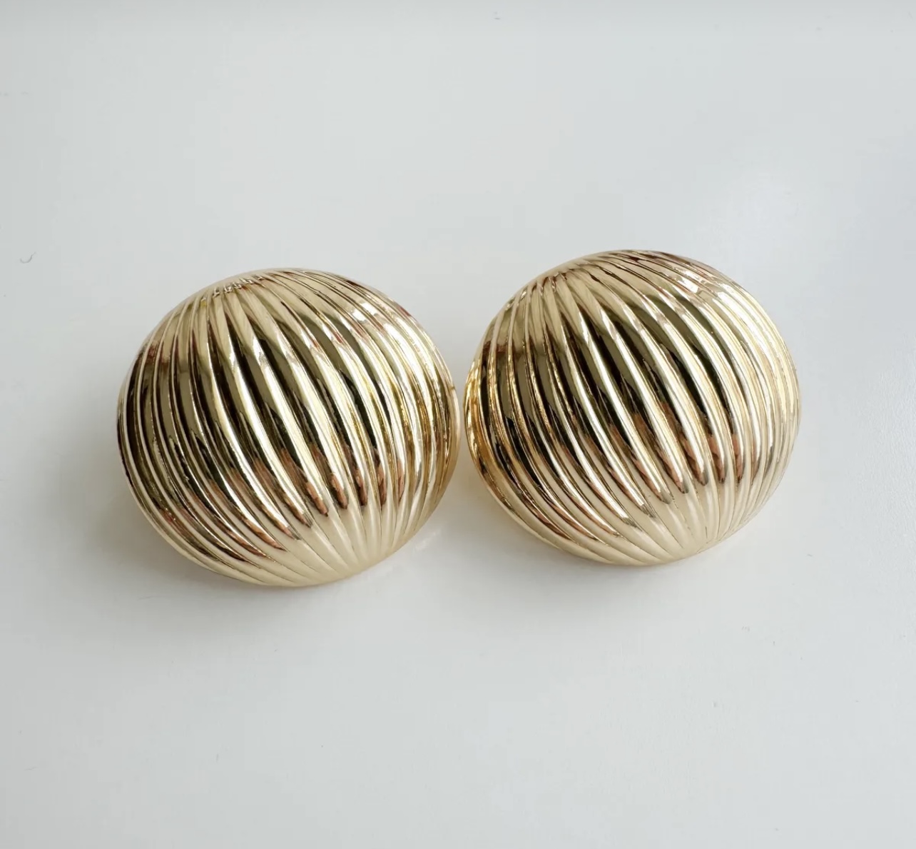 Tubogas Ball Earrings