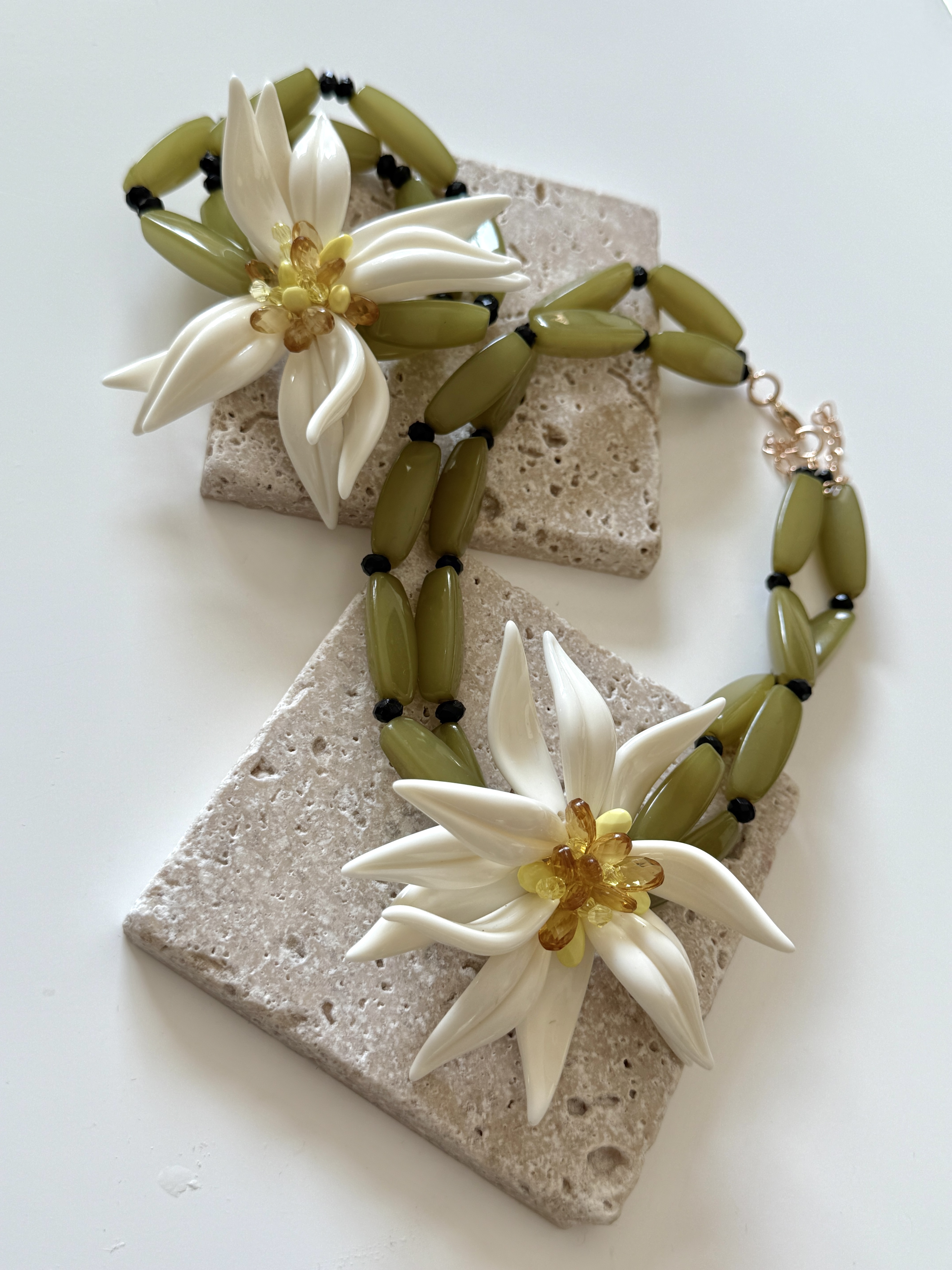 Claire Flower Set (Necklace & Bracelet)