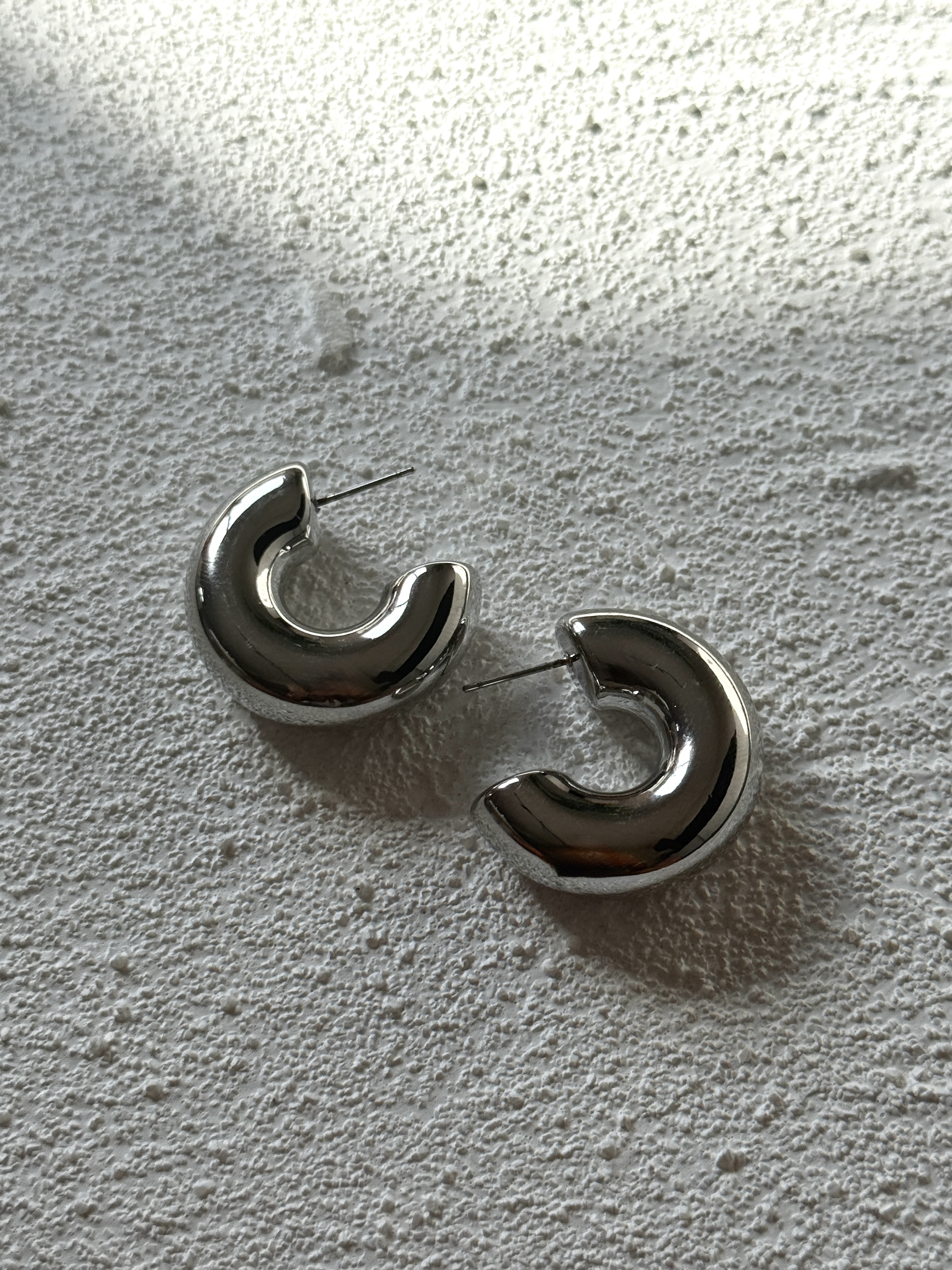 Laura Silver Hoop Earrings