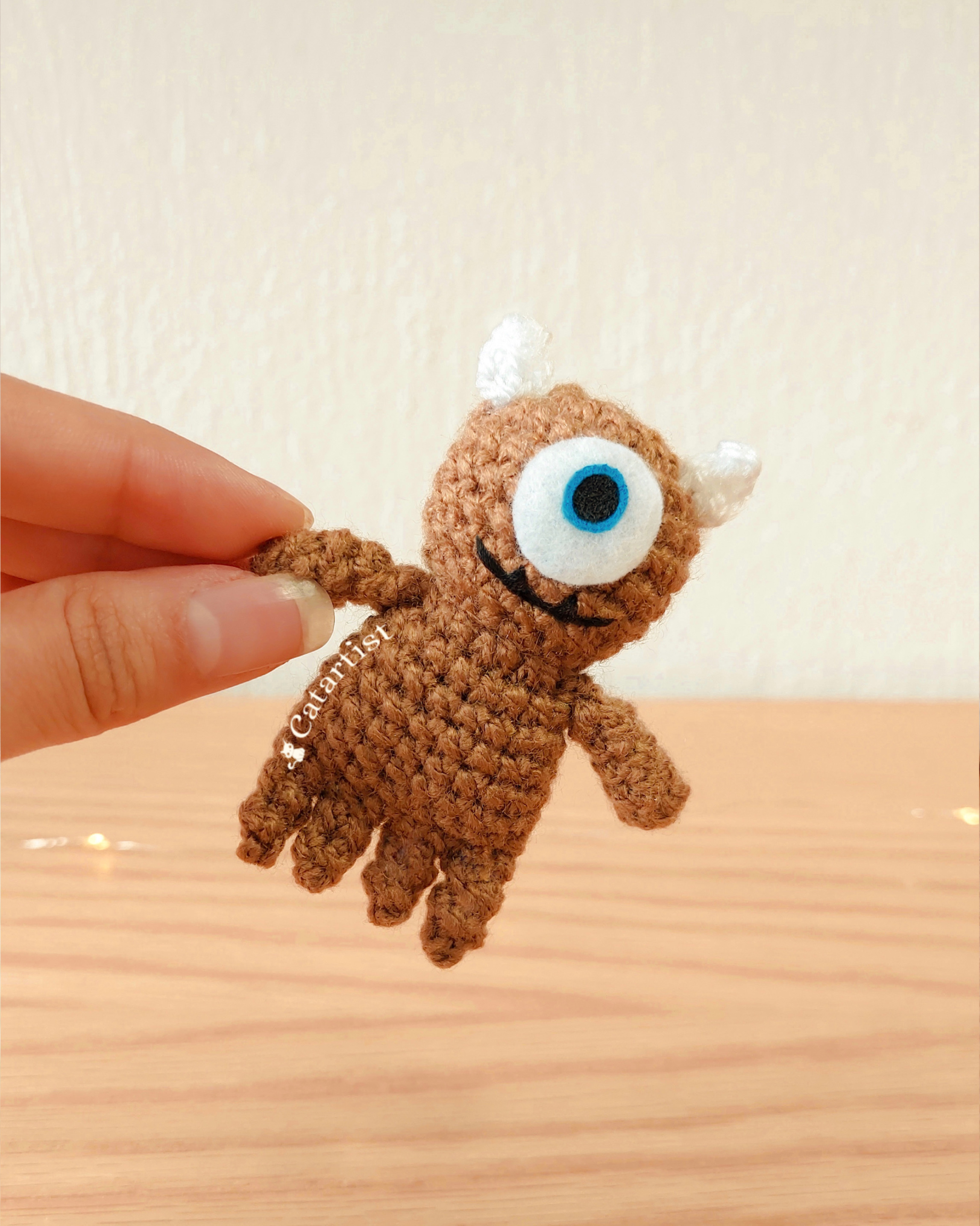 Boo con traje de monstruo 