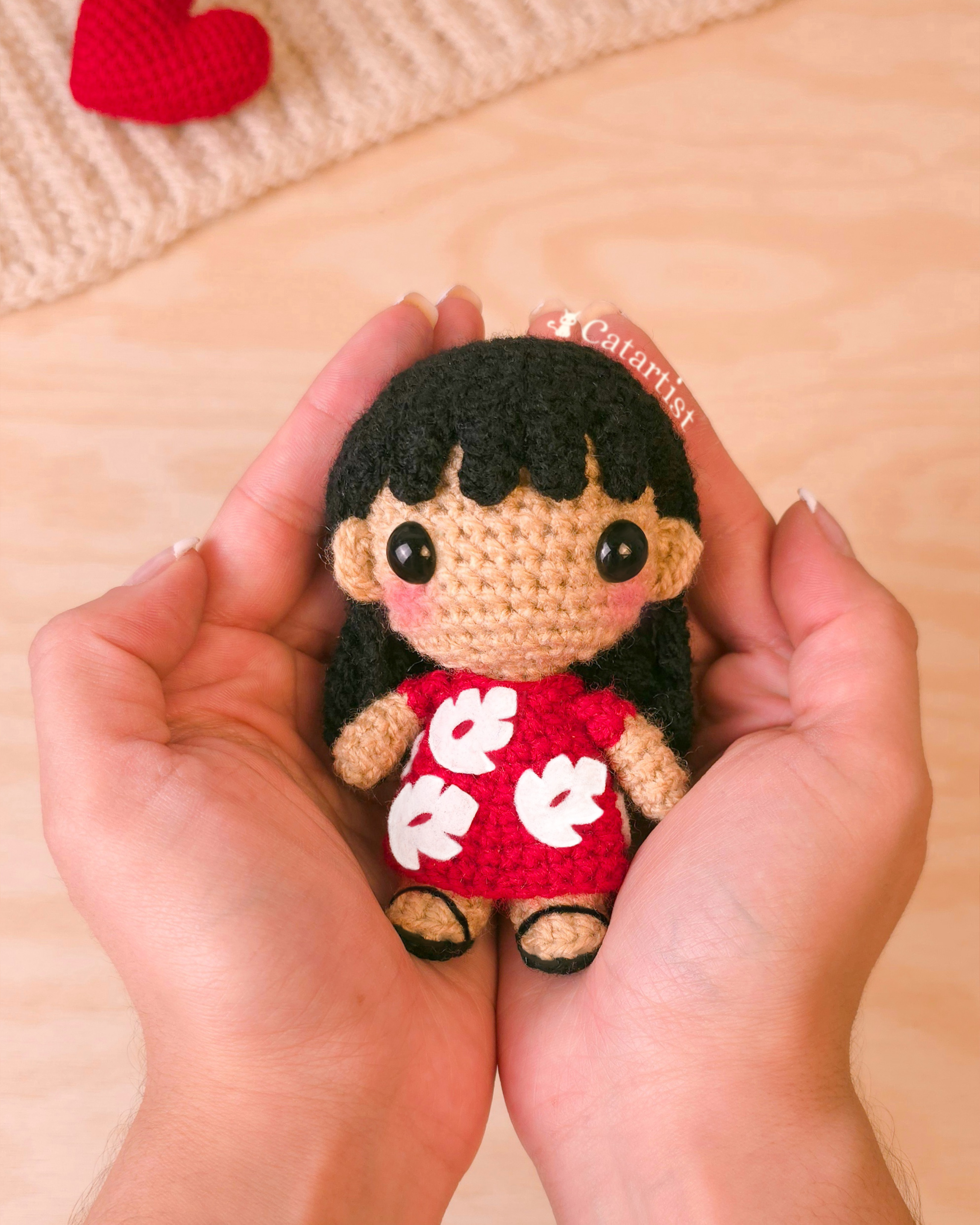 AMIGURUMI PATTERN Muñeca con disfraz de Monstruo azul - PDF - Español