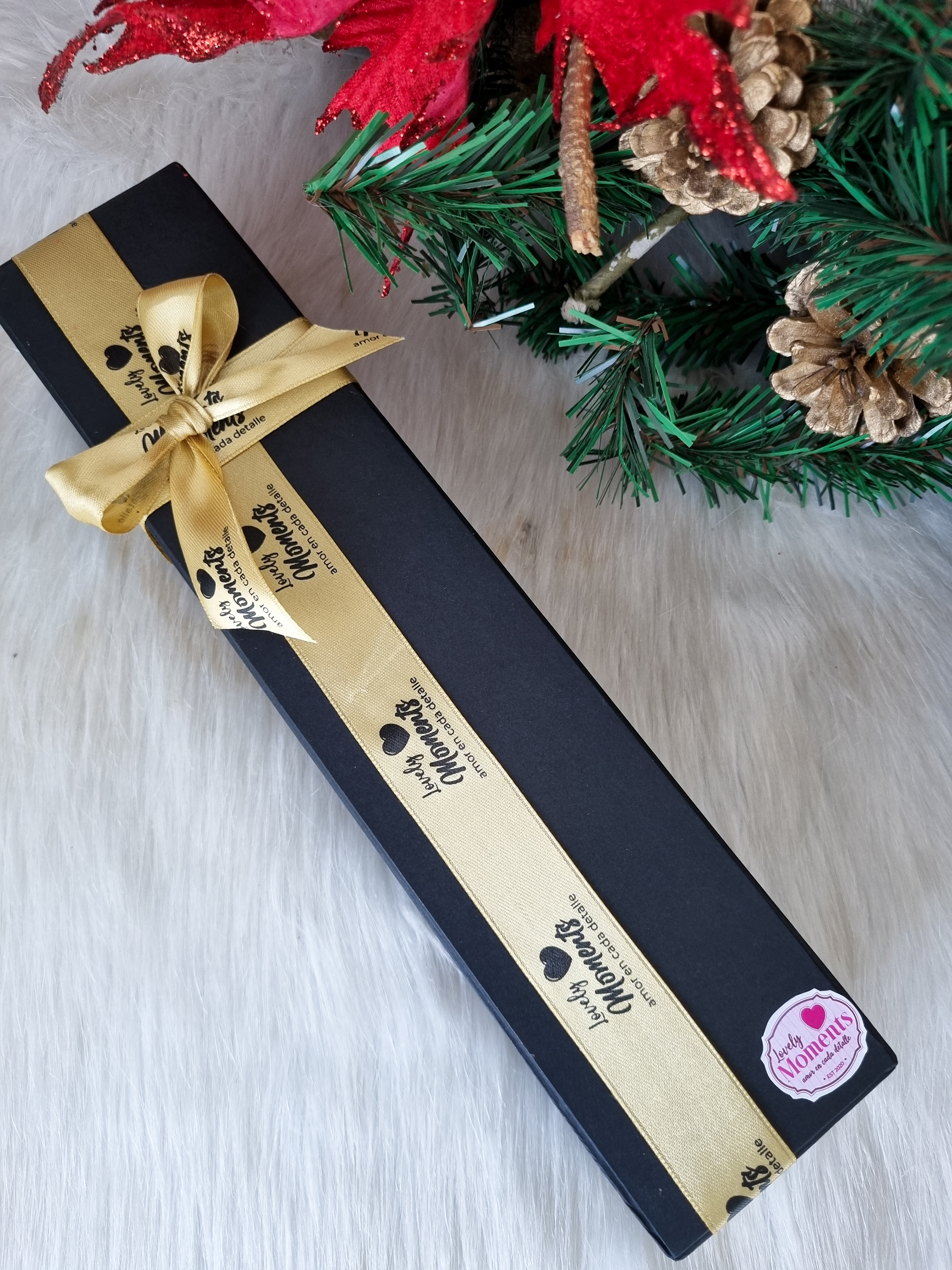 Caja Navideña de Lujo con Fresas y Vino tinto - Floristería en Pereira