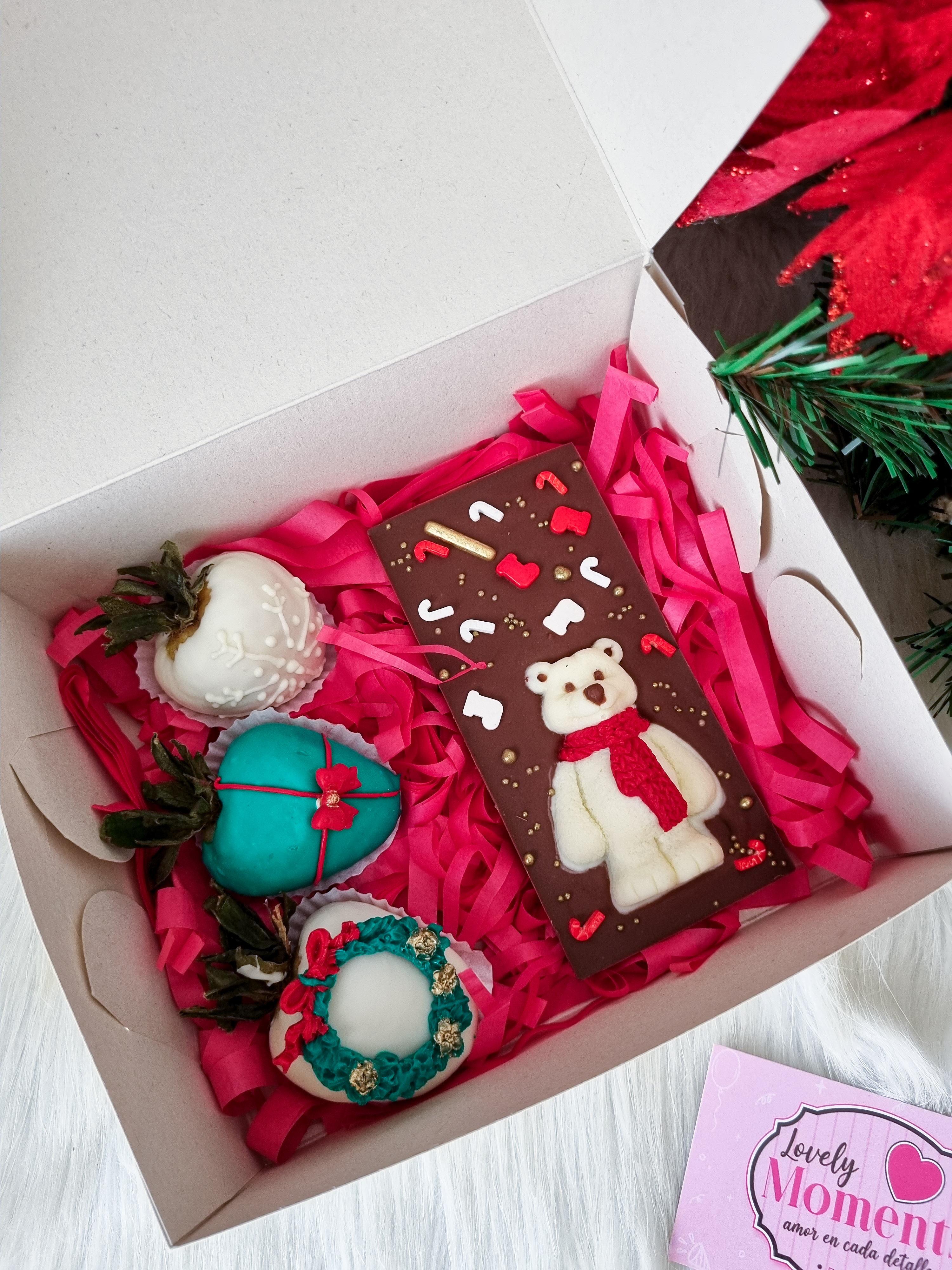 Caja navideña con fresas y tableta de chocolate - Chocolatinas Pereira