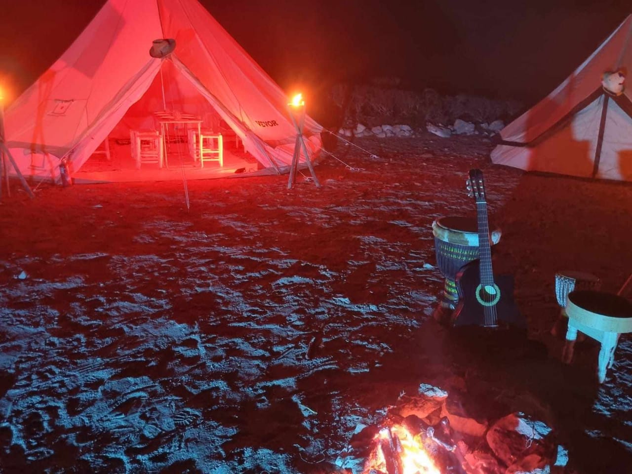 Nuit sous tentes  traditionnel au bord de l'océan 2 pax