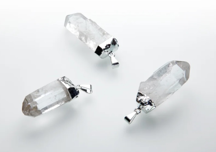 Kalnų krištolo pakabukas