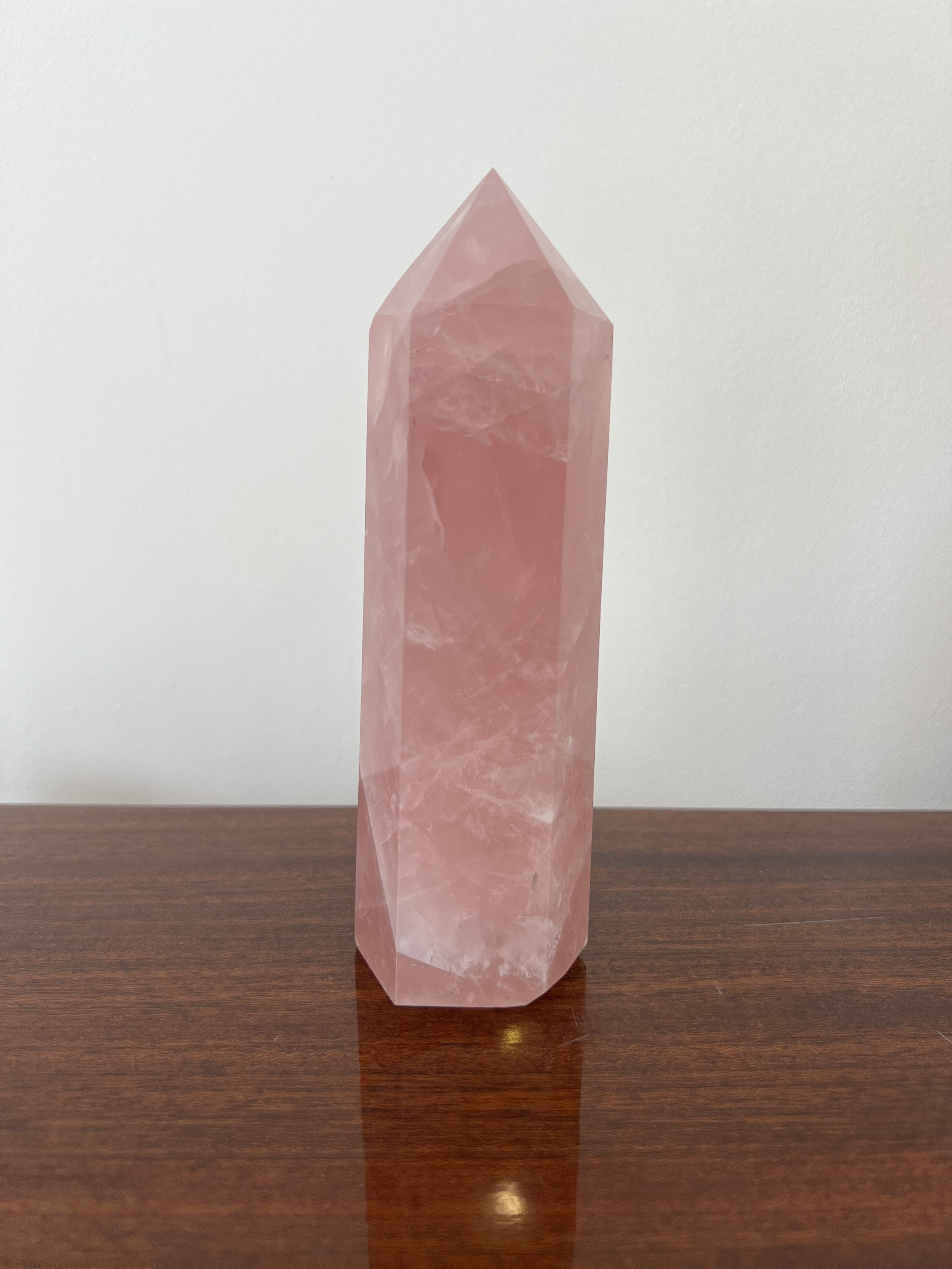 Rožinio kvarco obeliskas