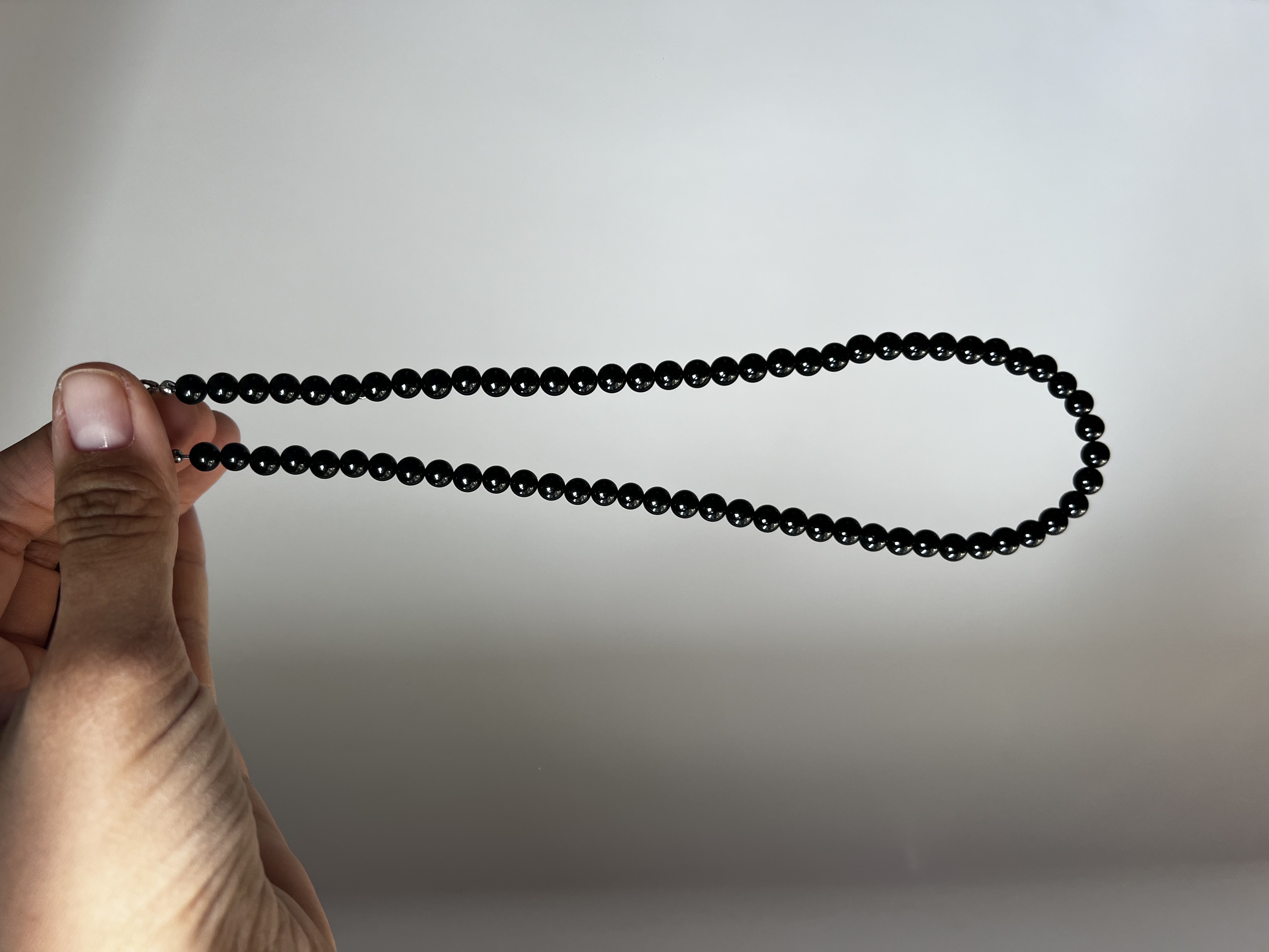 Juodojo turmalino (šerlo) vėrinys