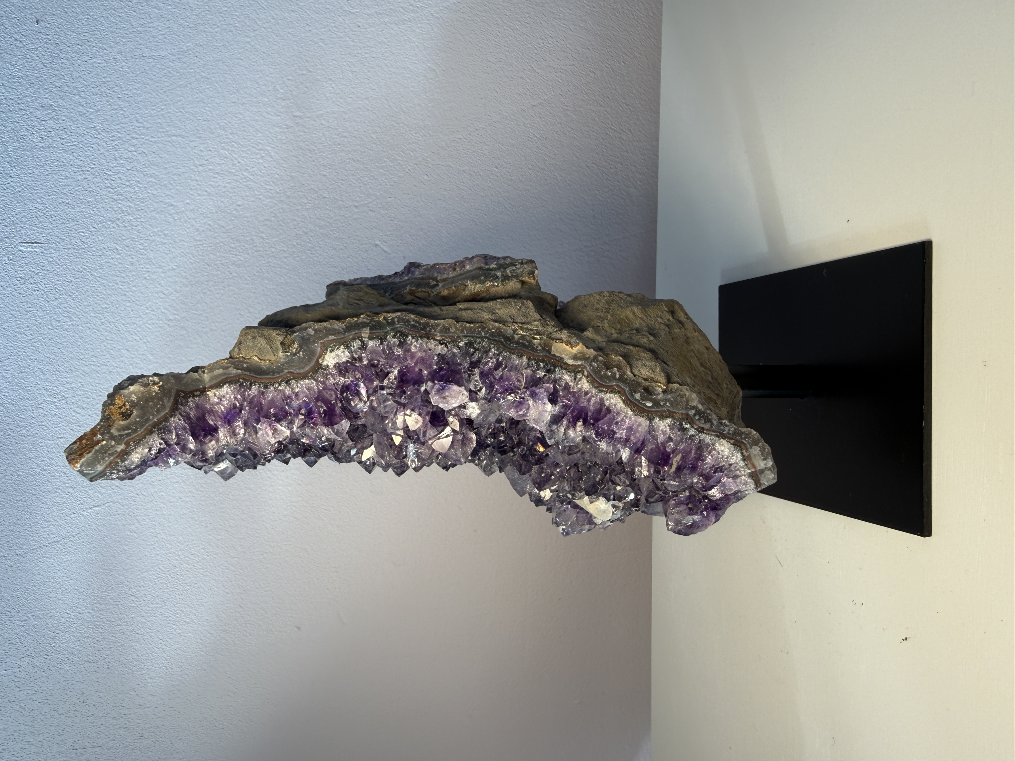 Ametisto drūza ant stovo 960g