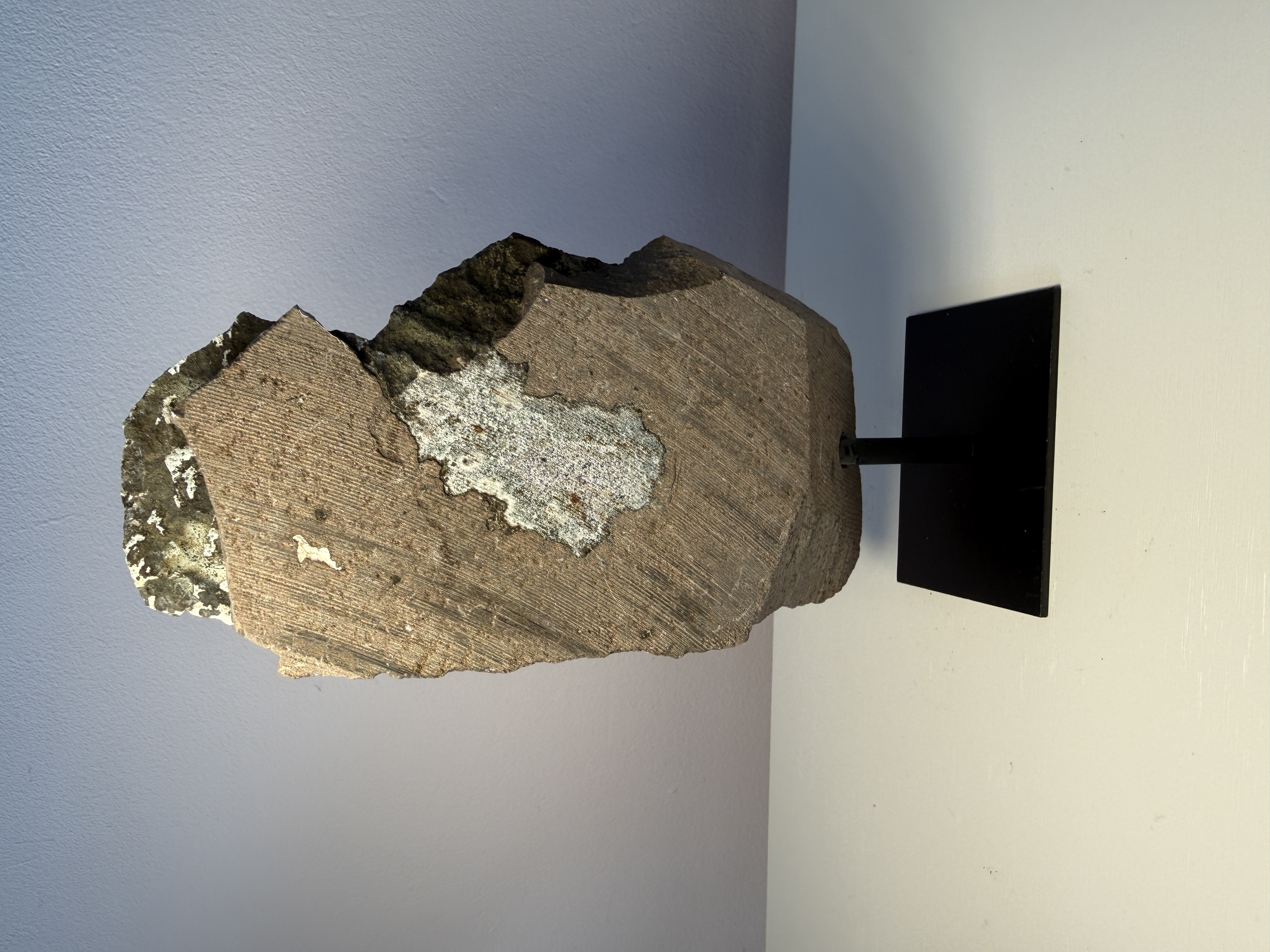 Ametisto drūza ant stovo 600g