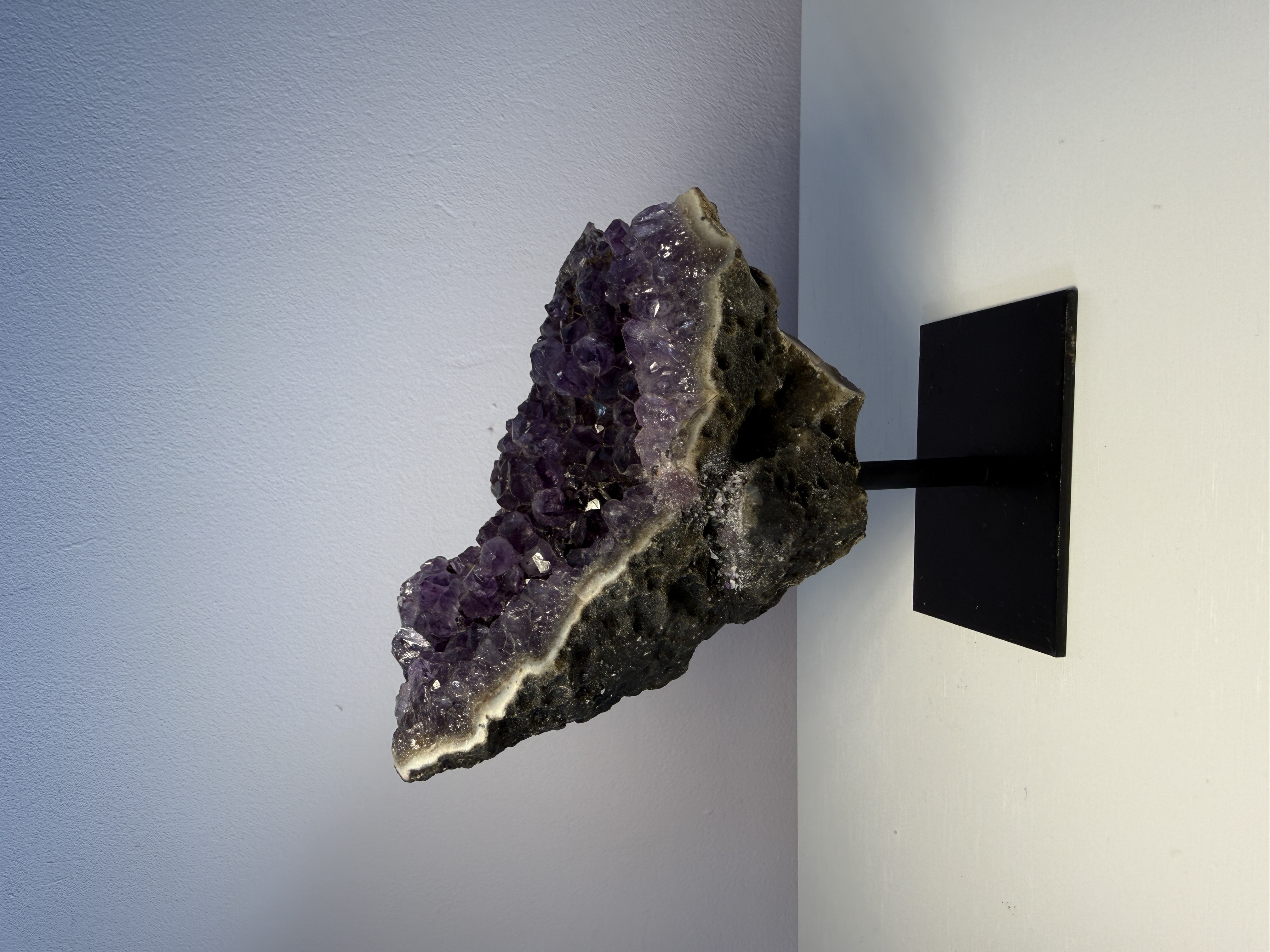 Ametisto drūza ant stovo 519g
