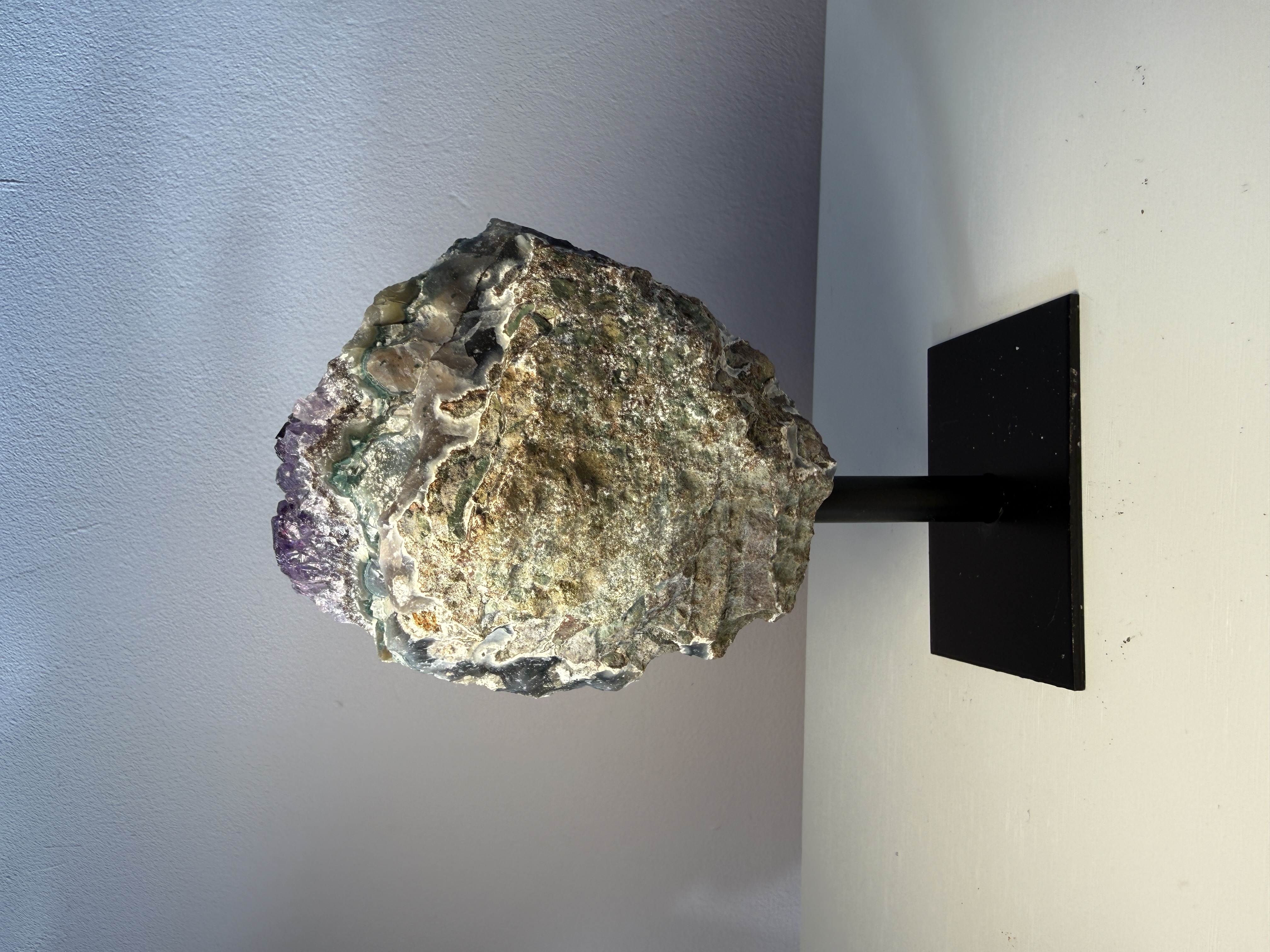 Ametisto drūza ant stovo 540g