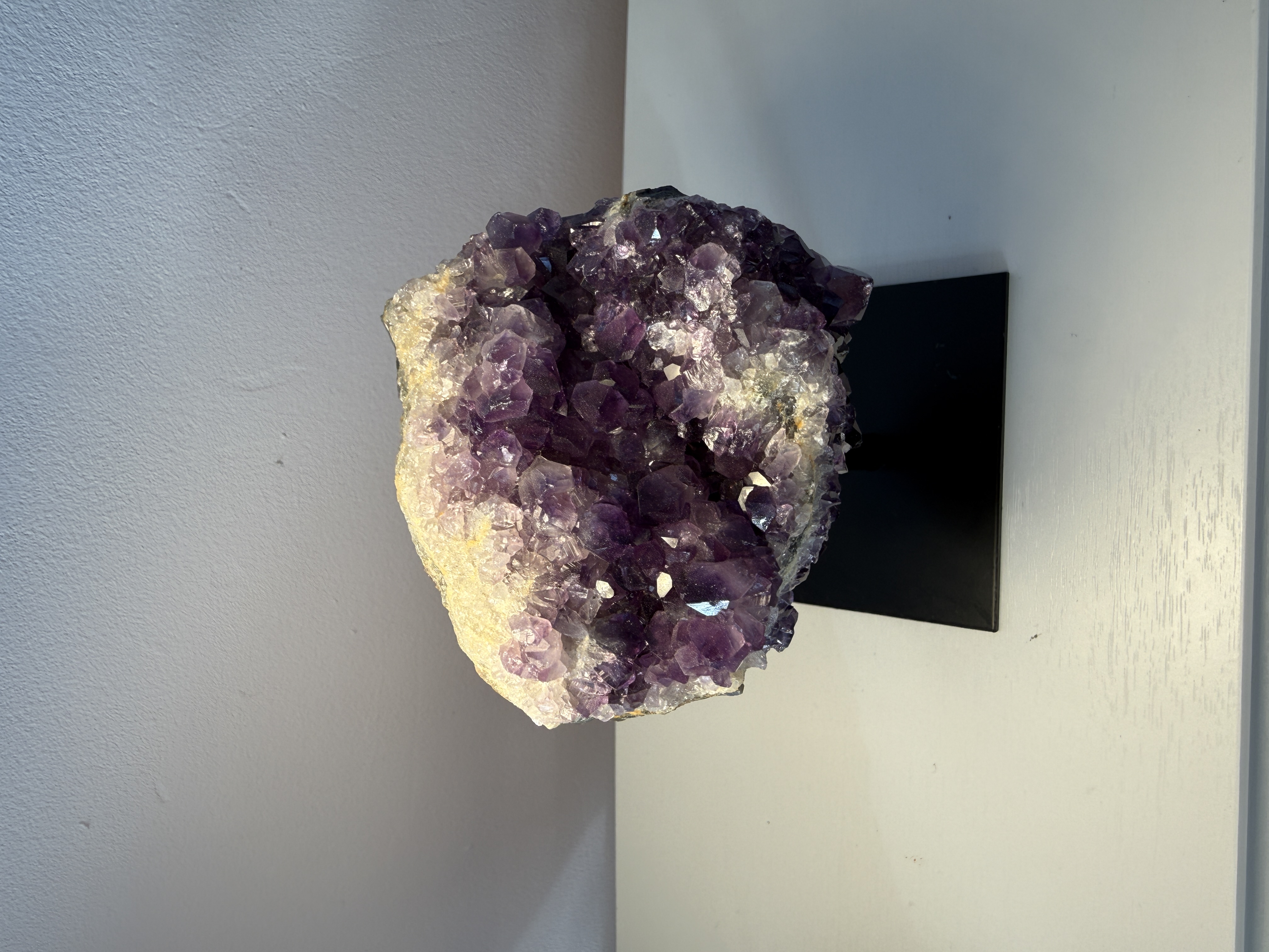 Ametisto drūza ant stovo 720g