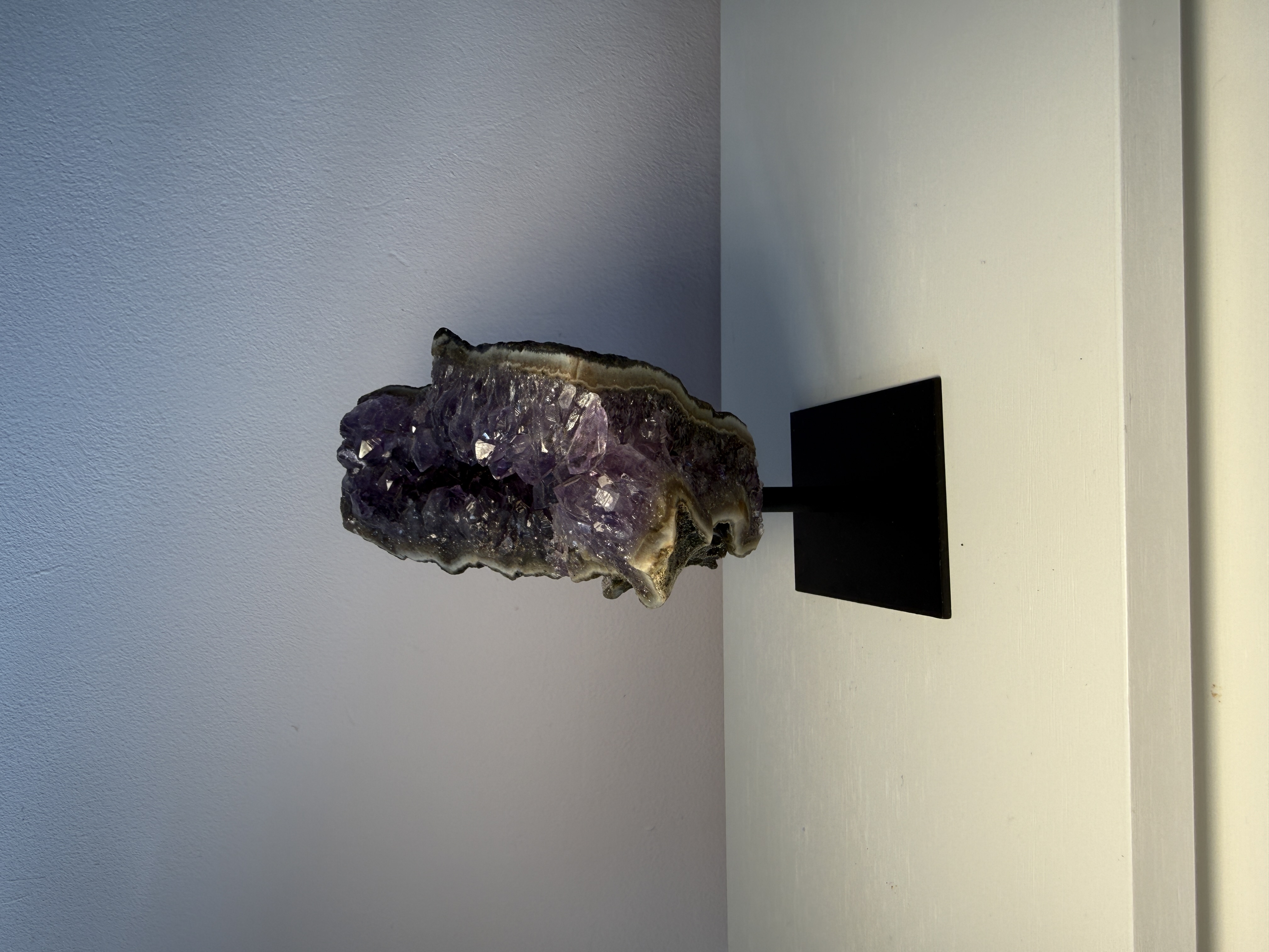 Ametisto drūza ant stovo 519g