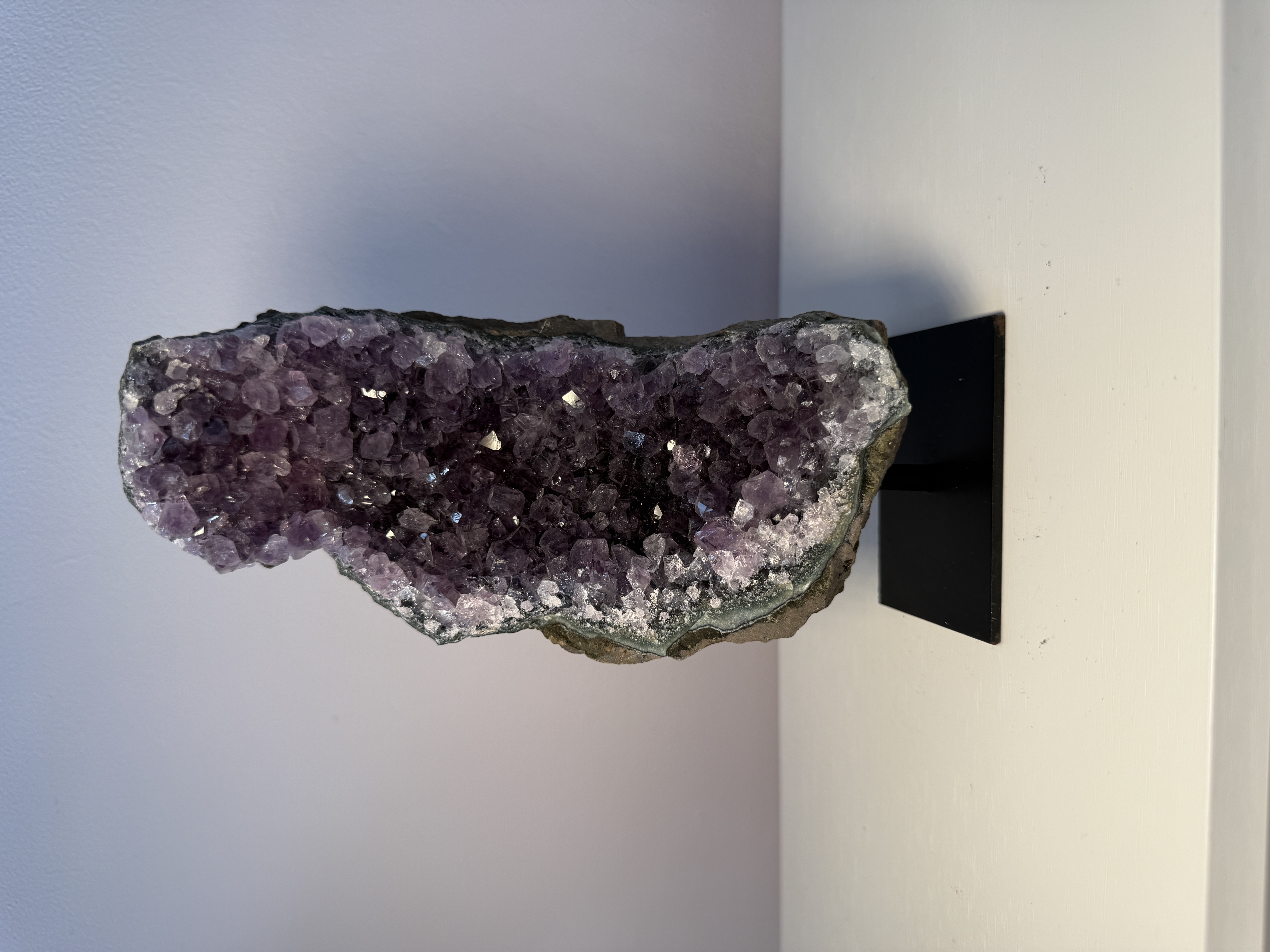 Ametisto drūza ant stovo 600g