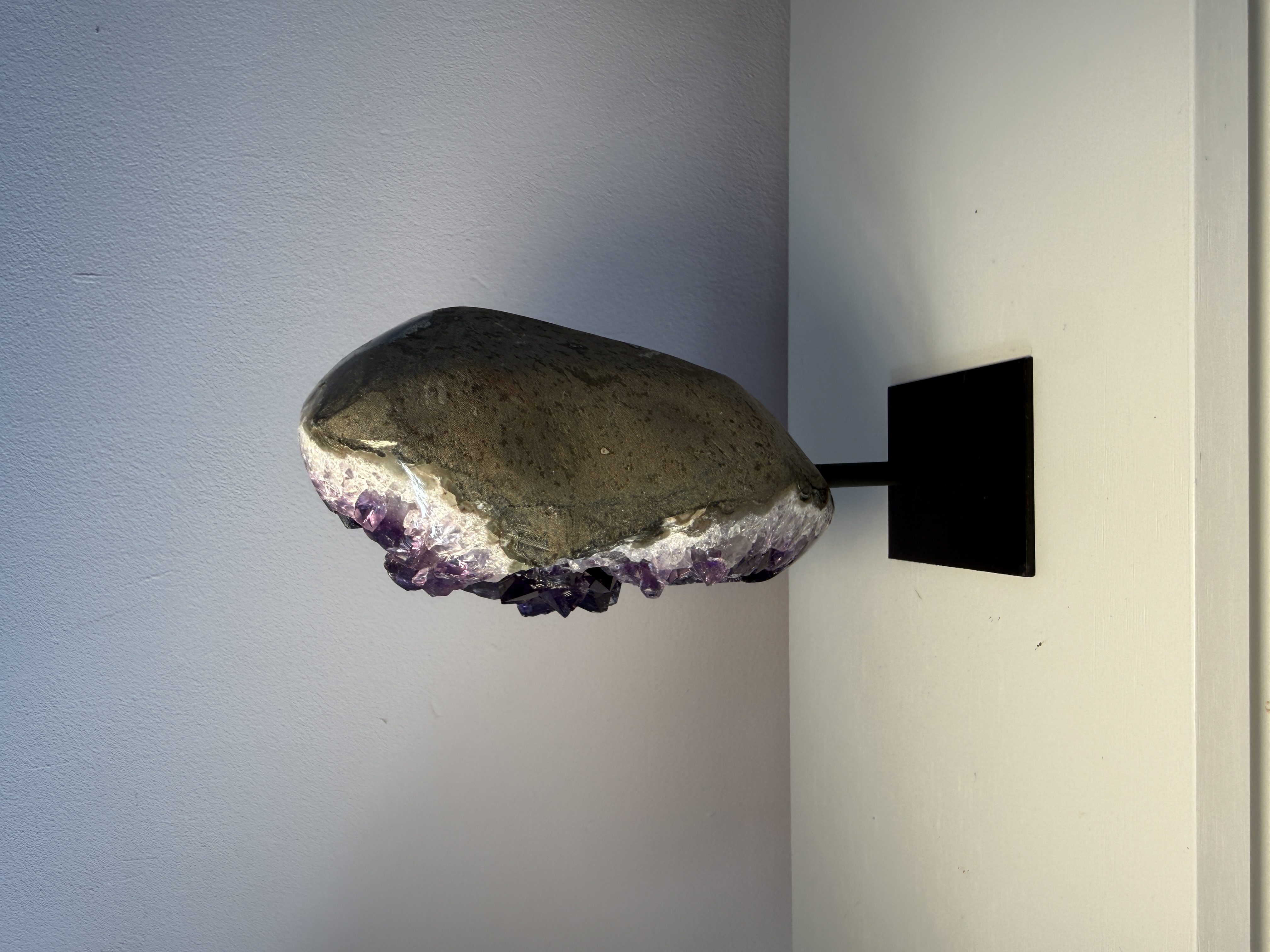 Ametisto drūza ant stovo 1,22kg