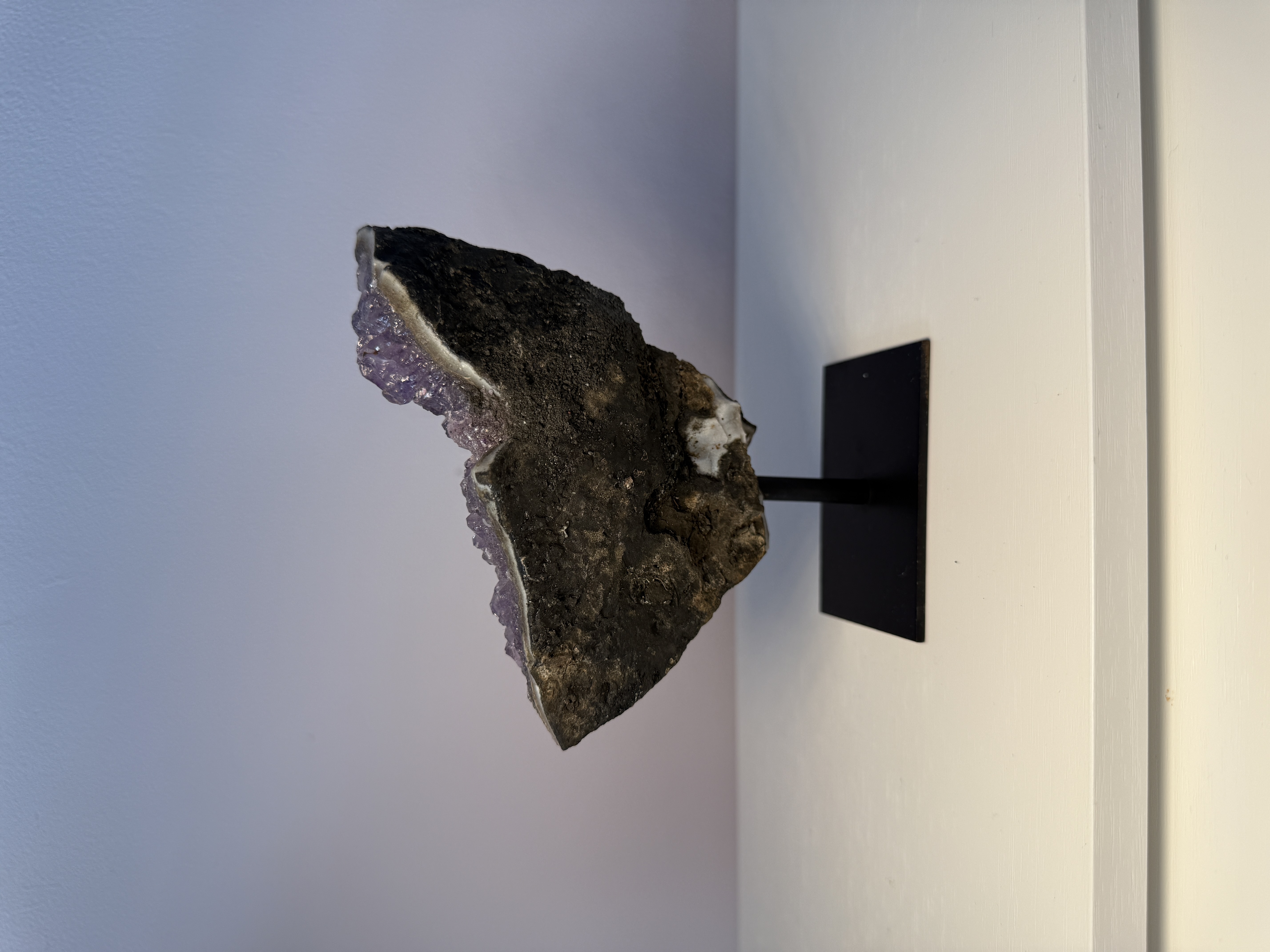 Ametisto drūza ant stovo 519g