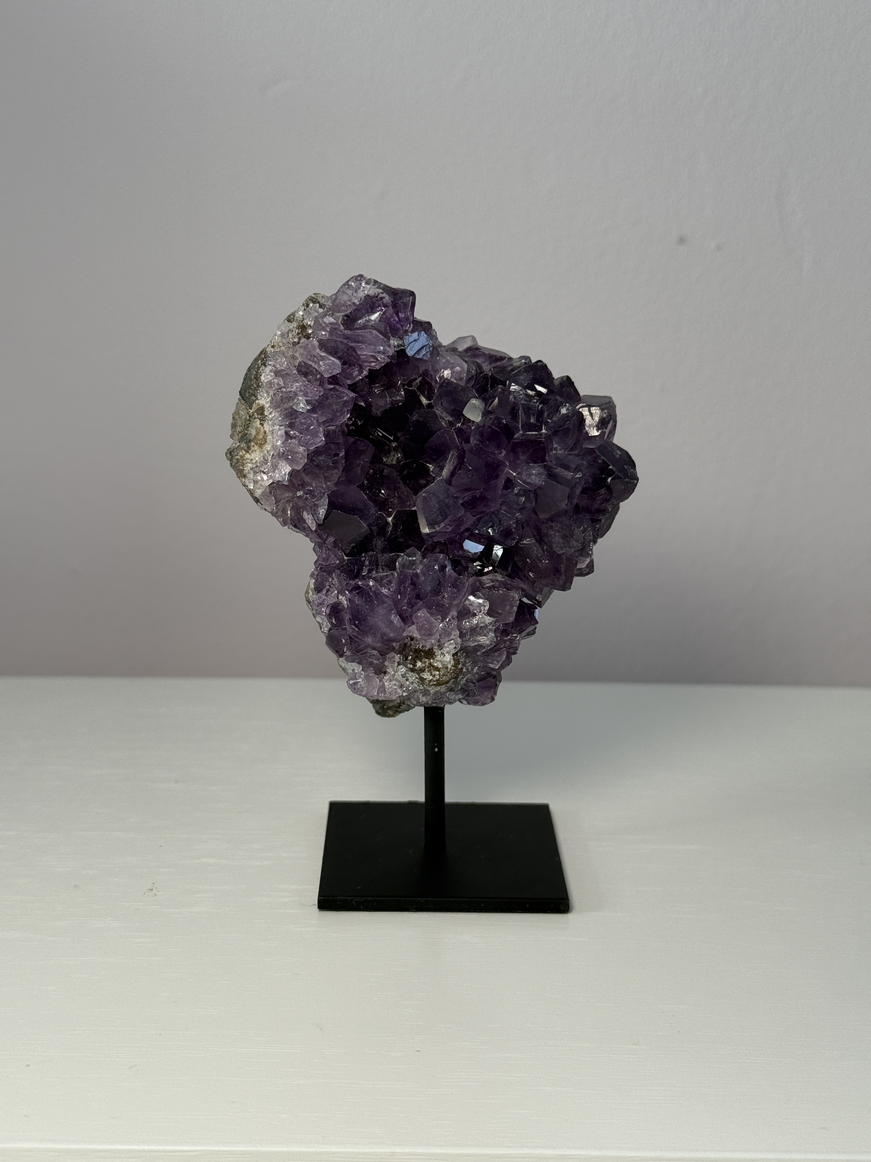 Ametistas ant stovo “Lollipop”