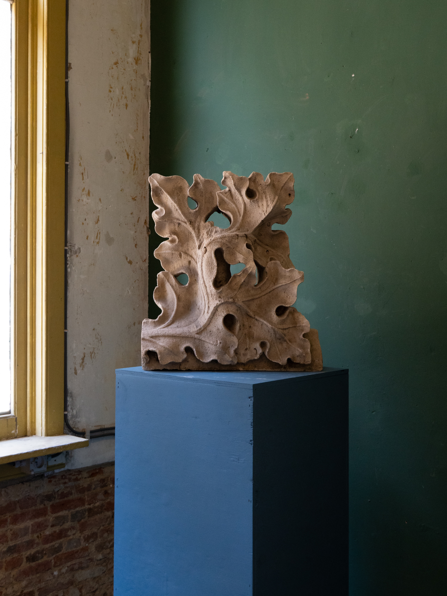 Gothic Vine-Leaf Ornament