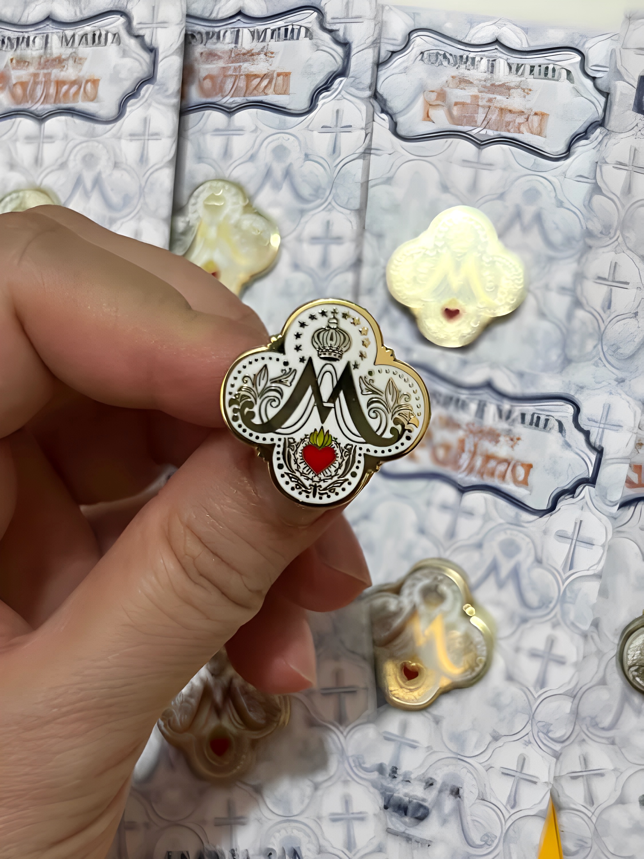 "Auspice Maria" Our Lady Of Fatima Pin