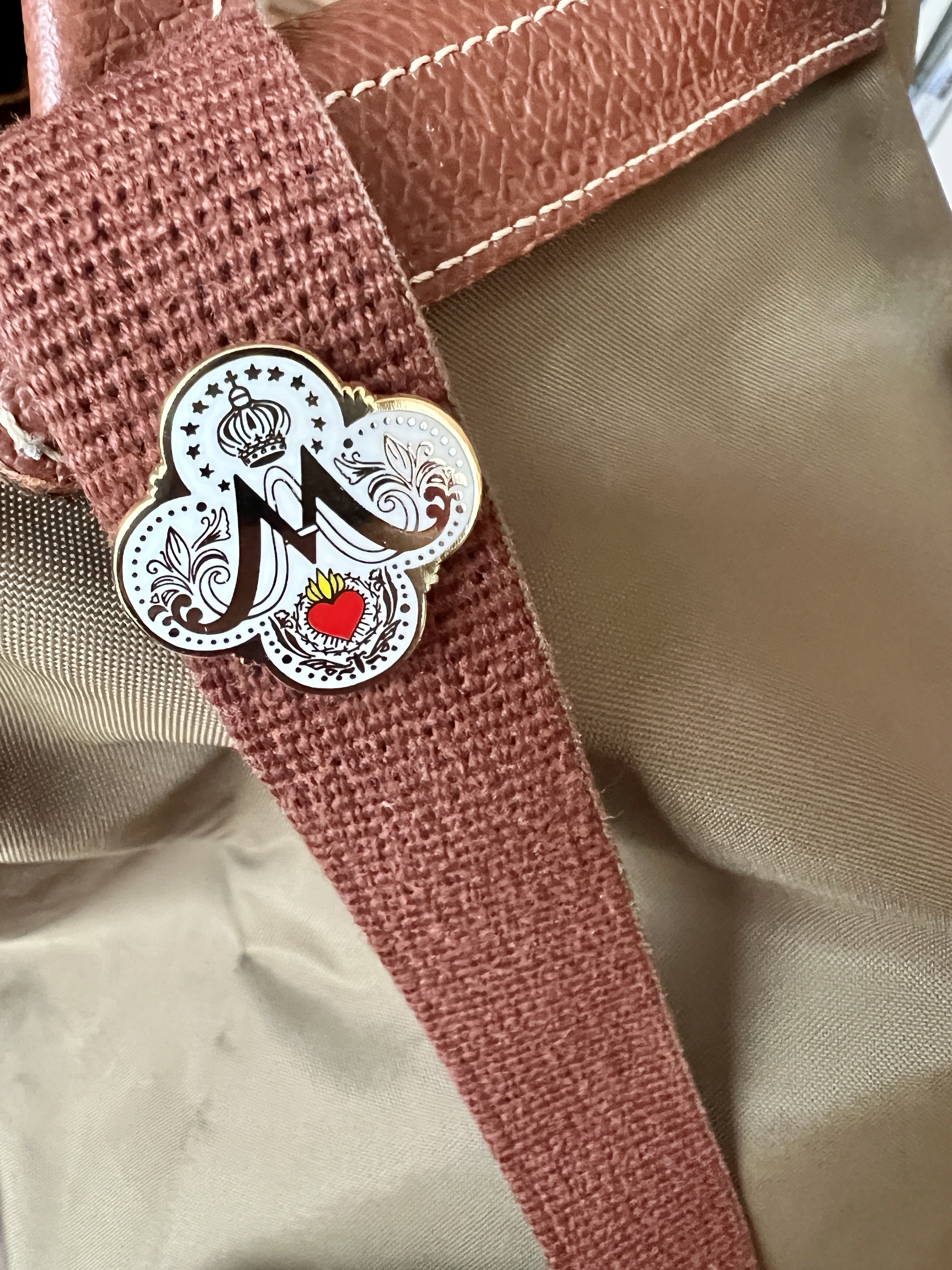 "Auspice Maria" Our Lady Of Fatima Pin