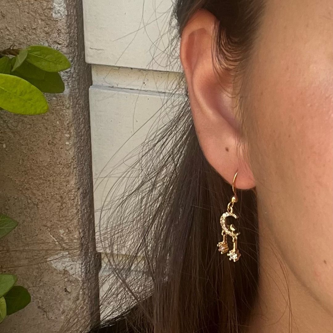 Boucles d'oreilles asymétriques étoile et lune
