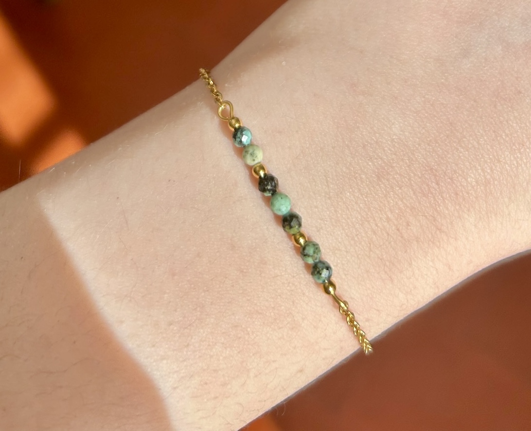 Bracelet turquoise africaine et acier inoxydable doré 