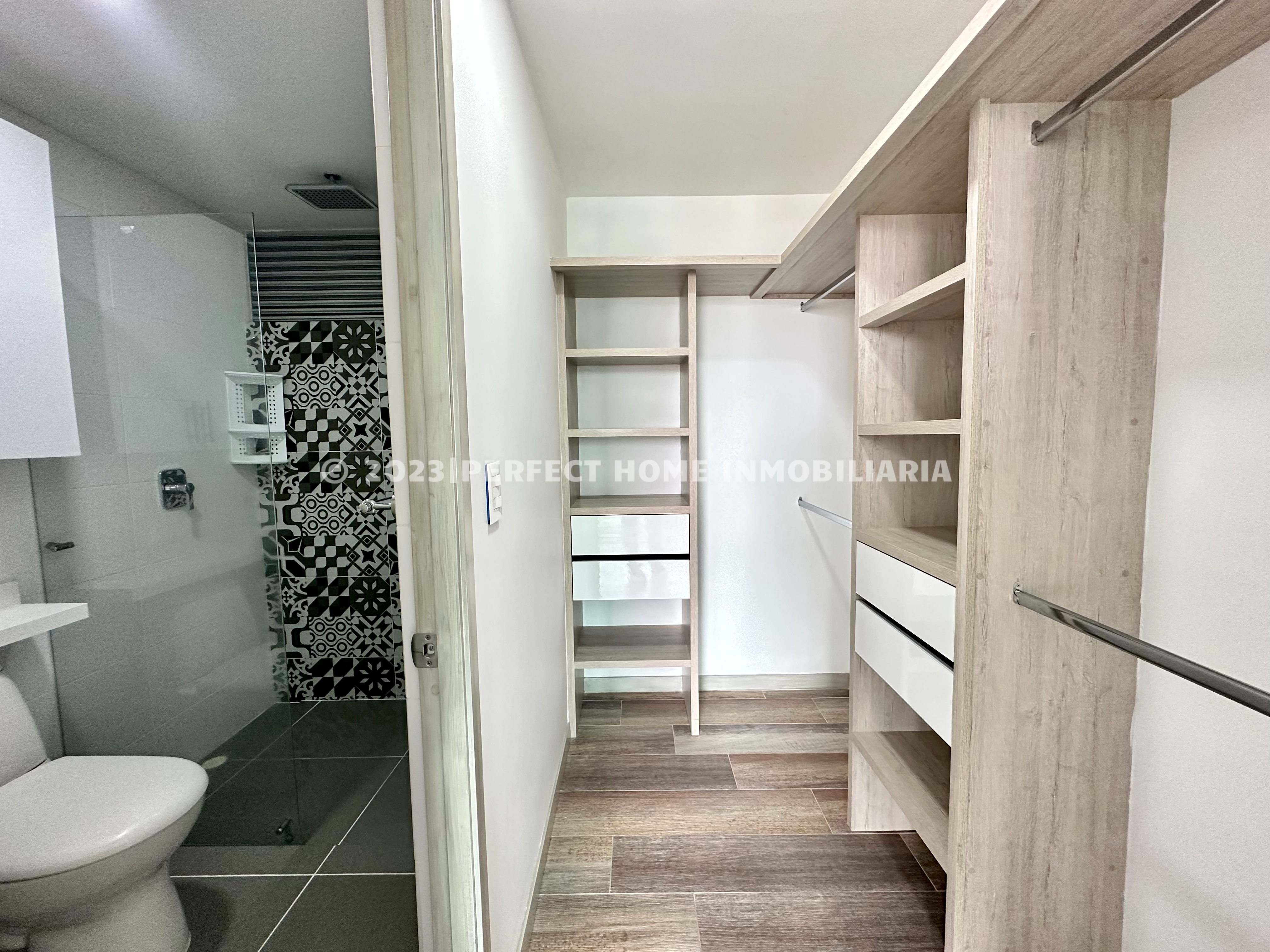 MODERNO APARTAESTUDIO EN VENTA PINARES PEREIRA