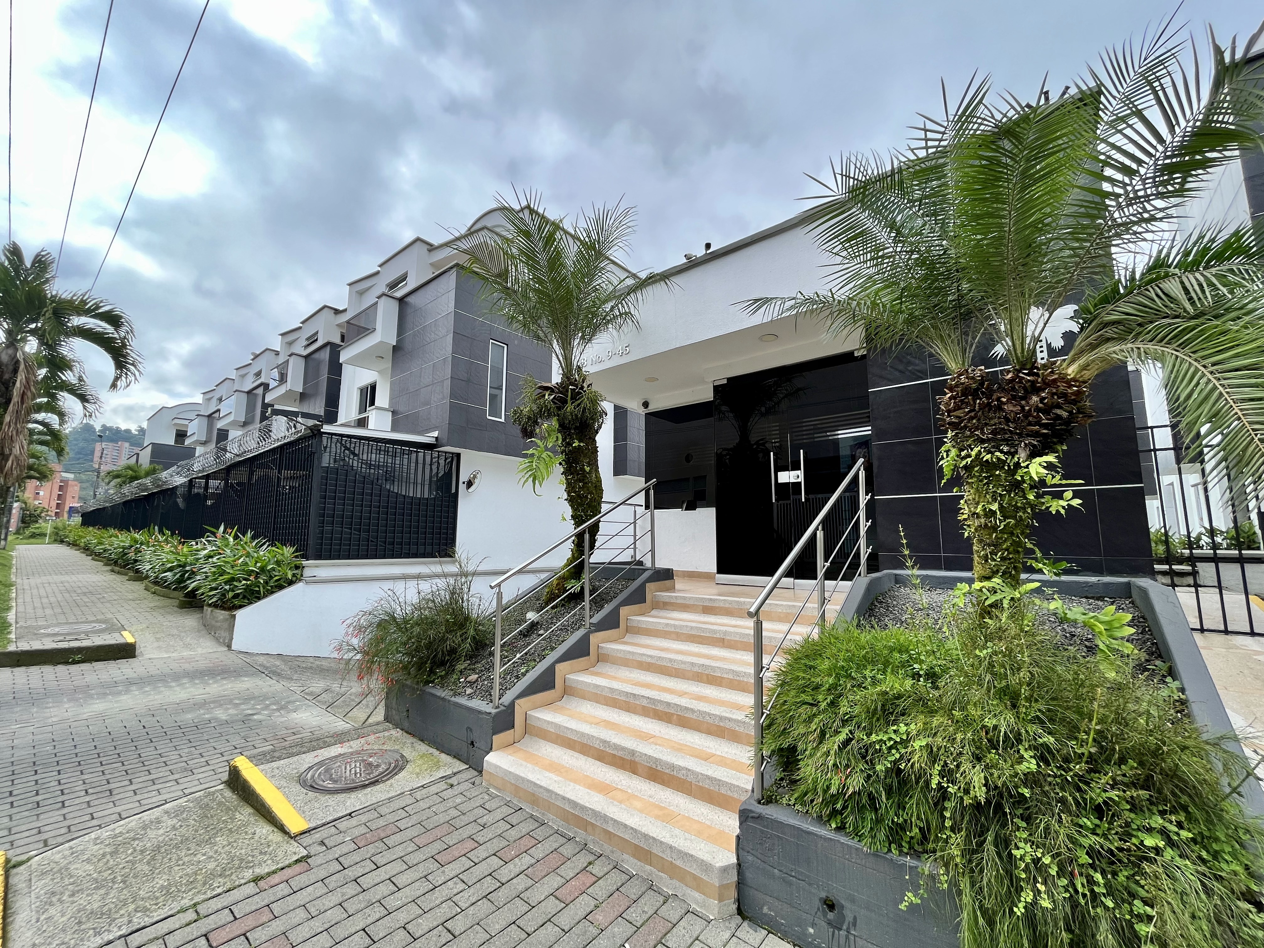CASA EN VENTA BAHIA PALMA PINARES