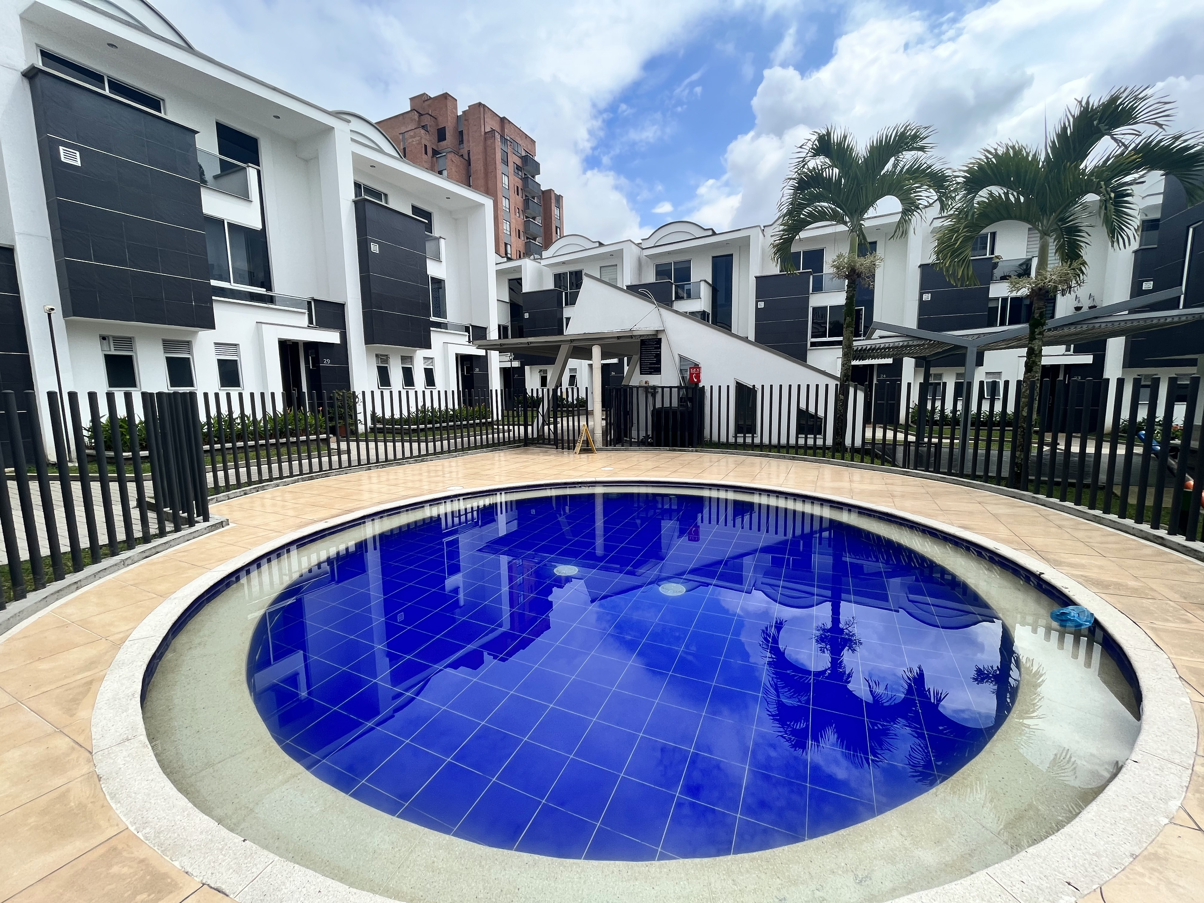 CASA EN VENTA BAHIA PALMA PINARES